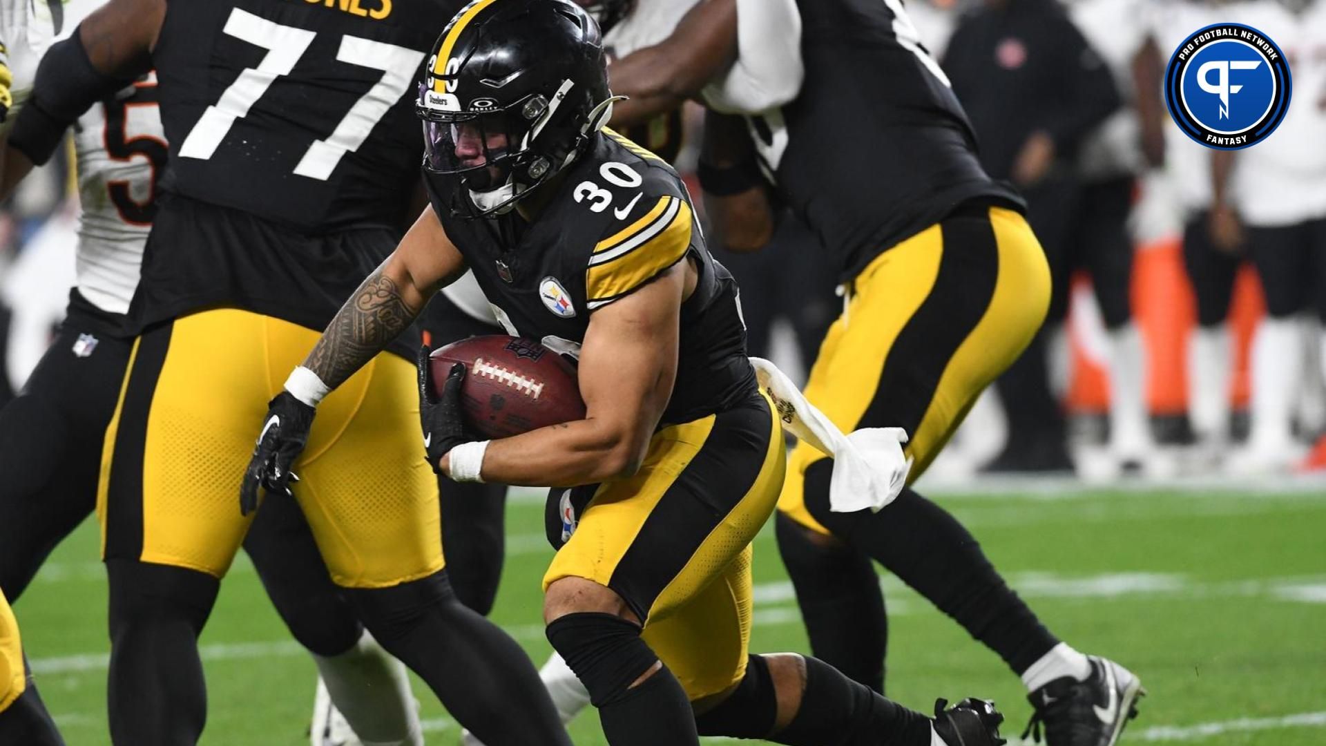 Pittsburgh Steelers RB Jaylen Warren (30) is among the fantasy football breakout candidates for the 2024 season.