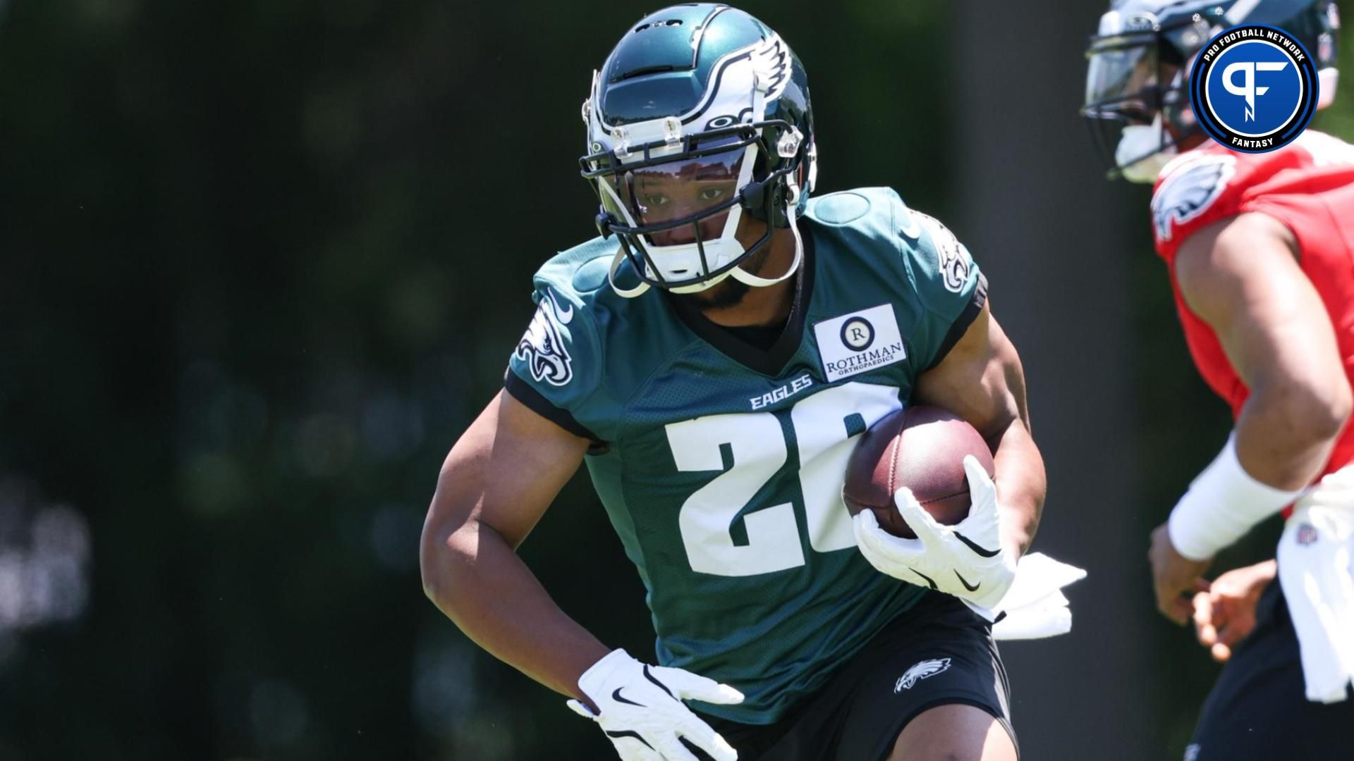 Philadelphia Eagles RB Saquon Barkley (26) is a valuable pick at the end of Round 1 in 2024 fantasy football drafts.