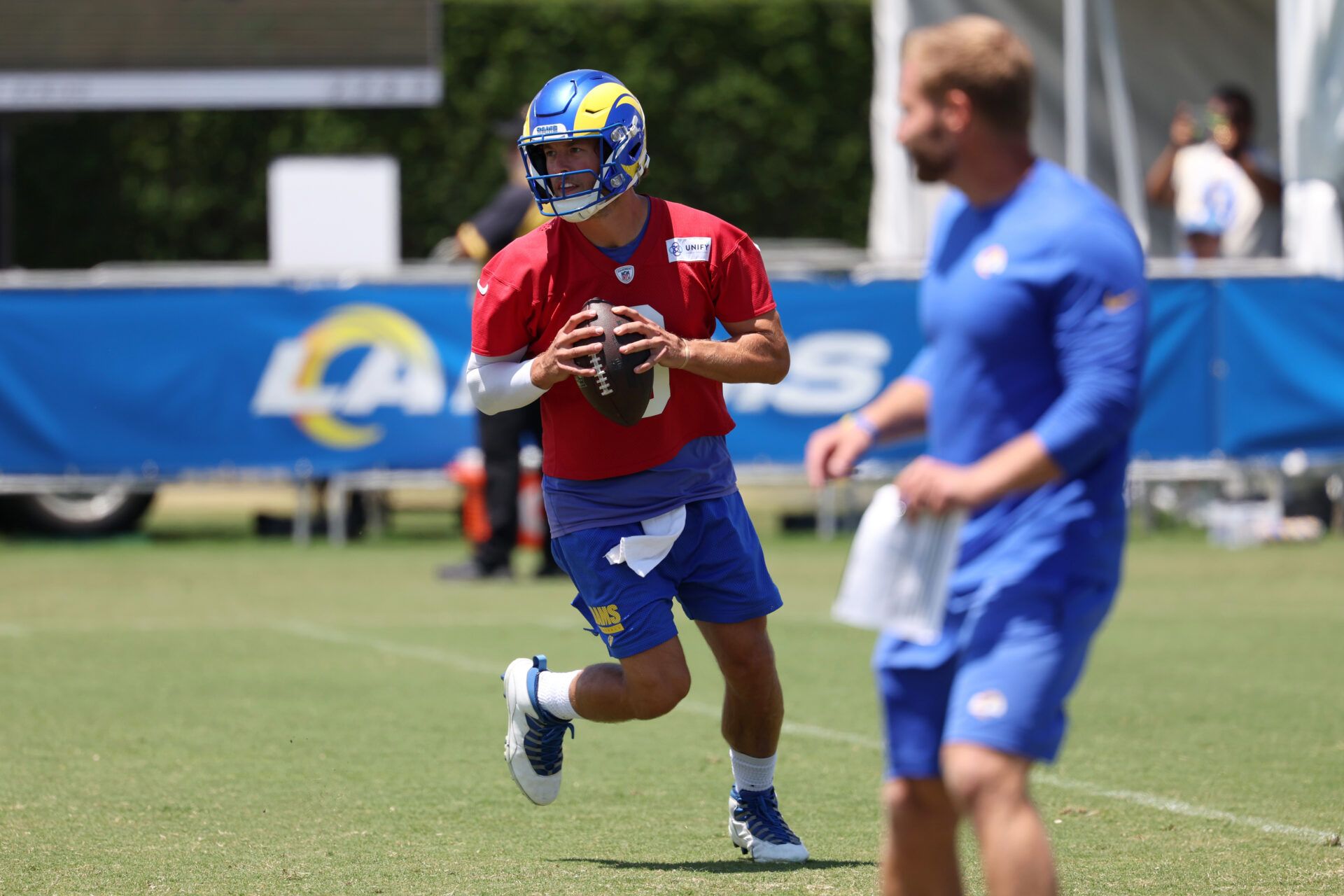 Matthew Stafford's return to practice headlines today's NFL training camp news, which also includes a starting tight end not practicing.