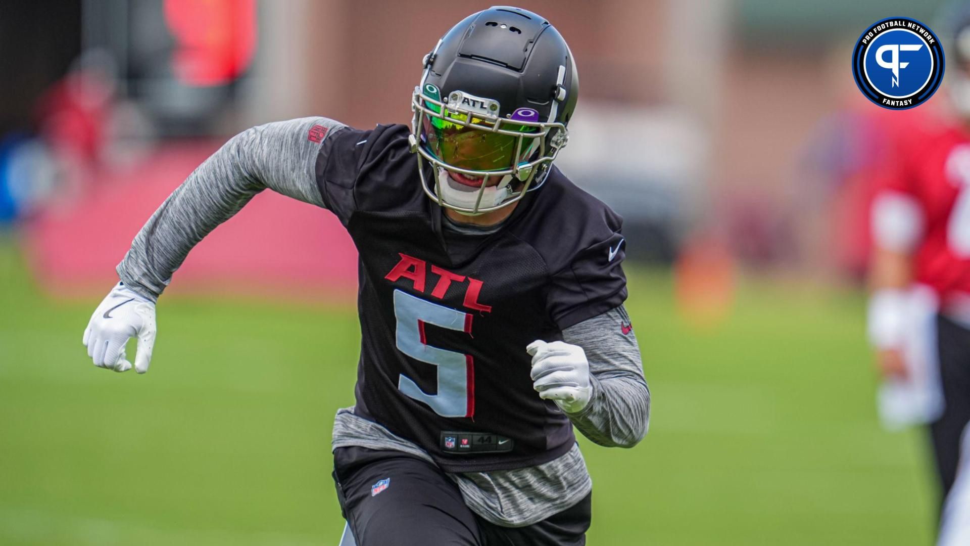 Jun 3, 2024; Atlanta, GA, USA; Atlanta Falcons wide receiver Drake London (5) on the field during Falcons OTA at the Falcons Training facility. Mandatory Credit: Dale Zanine-USA TODAY Sports