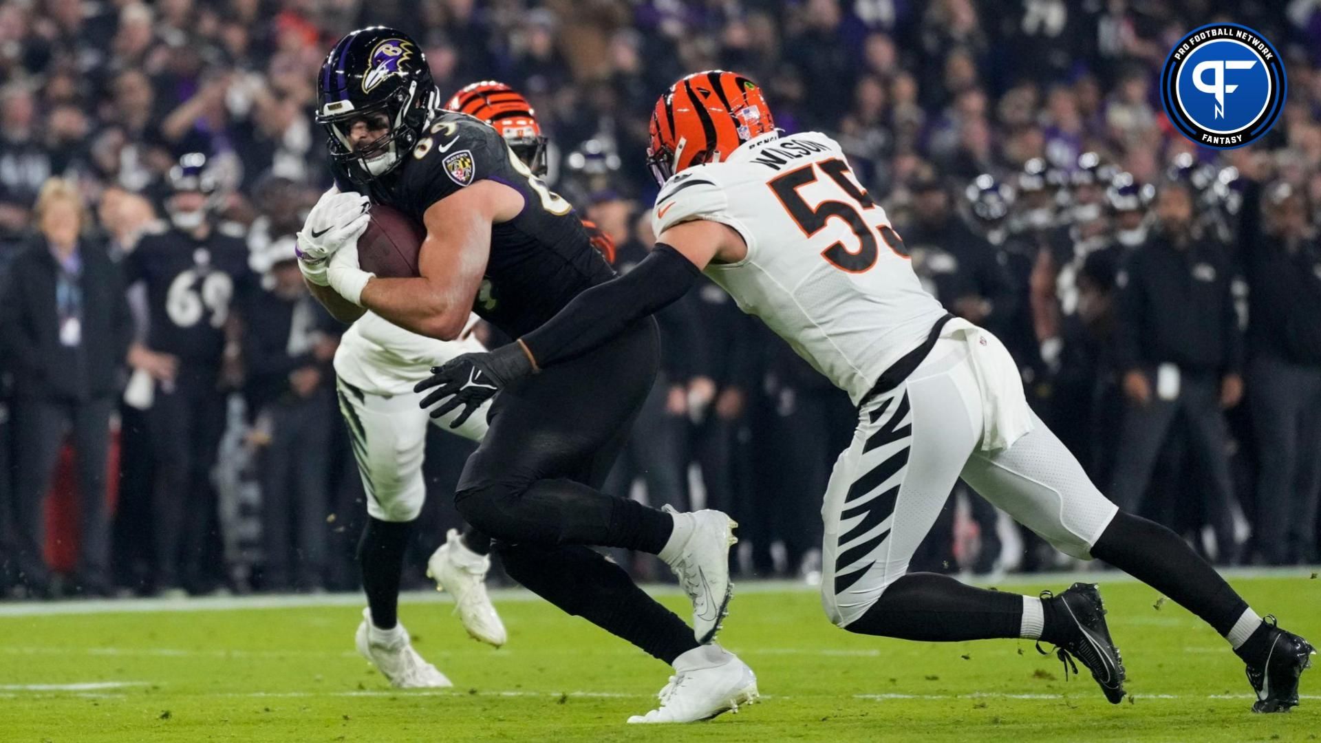 Baltimore Ravens tight end Mark Andrews (89) fights a tackle from Cincinnati Bengals linebacker Logan Wilson (55) in the first quarter in the first quarter at M&T Bank Stadium. Is he one of the best tight ends for fantasy football?