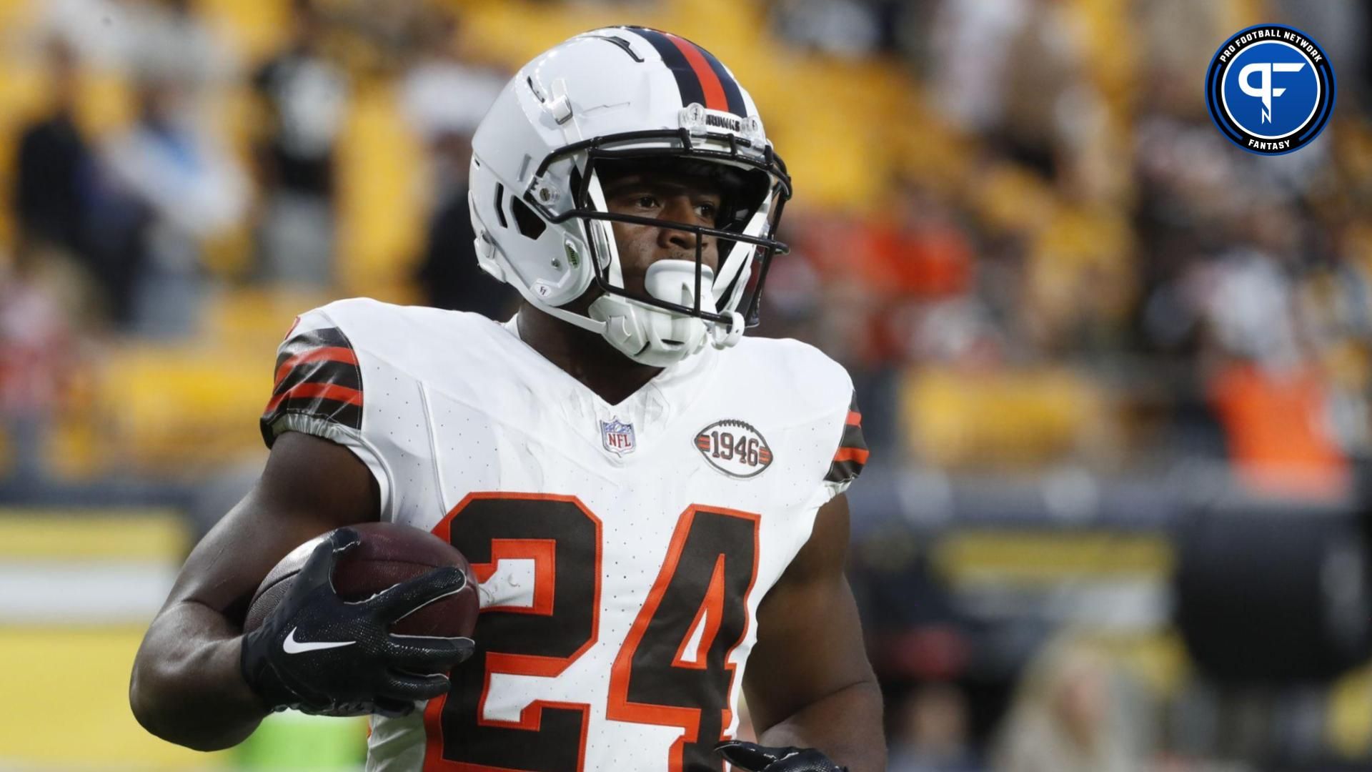 Cleveland Browns running back Nick Chubb (24) warms up before the game against the Pittsburgh Steelers at Acrisure Stadium. Mandatory Credit: Charles LeClaire-USA TODAY Sports