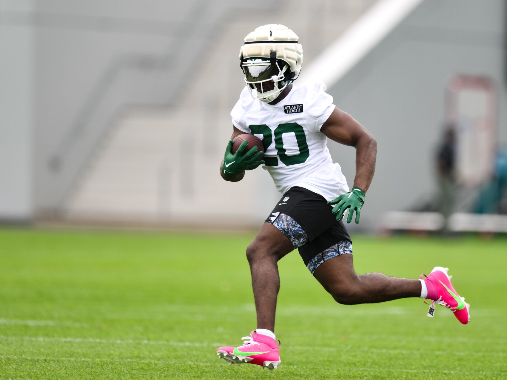 Jul 25, 2024; Florham Park, NJ, USA; New York Jets running back Breece Hall (20) participates in a drill during training camp at Atlantic Health Jets Training Center. Mandatory Credit: John Jones-USA TODAY Sports