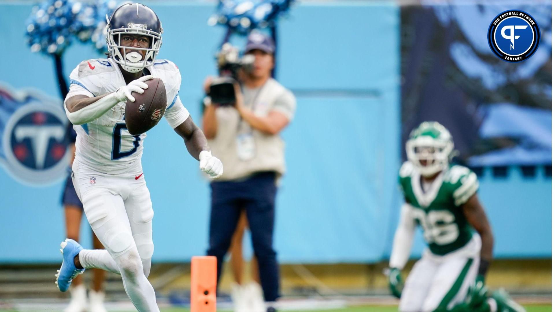 Tennessee Titans wide receiver Calvin Ridley (0) brings in a touchdown against the New York Jets during the third quarter at Nissan Stadium in Nashville, Tenn., Sunday, Sept. 15, 2024. © Andrew Nelles / The Tennessean / USA TODAY NETWORK via Imagn Images