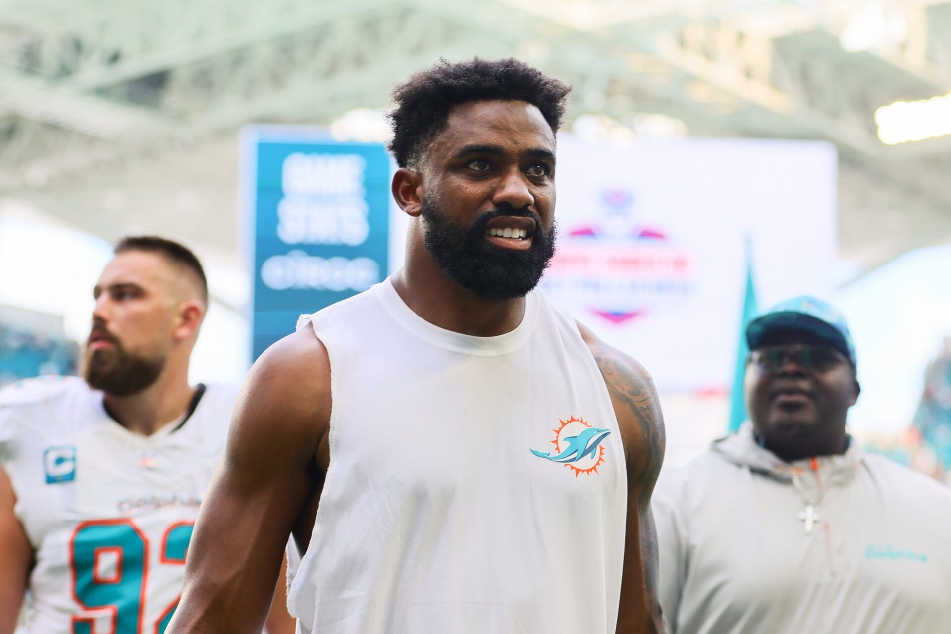 A chest injury looks like it will sideline Dolphins running back Raheem Mostert for a second straight game. What options do fantasy managers have for Week 3?