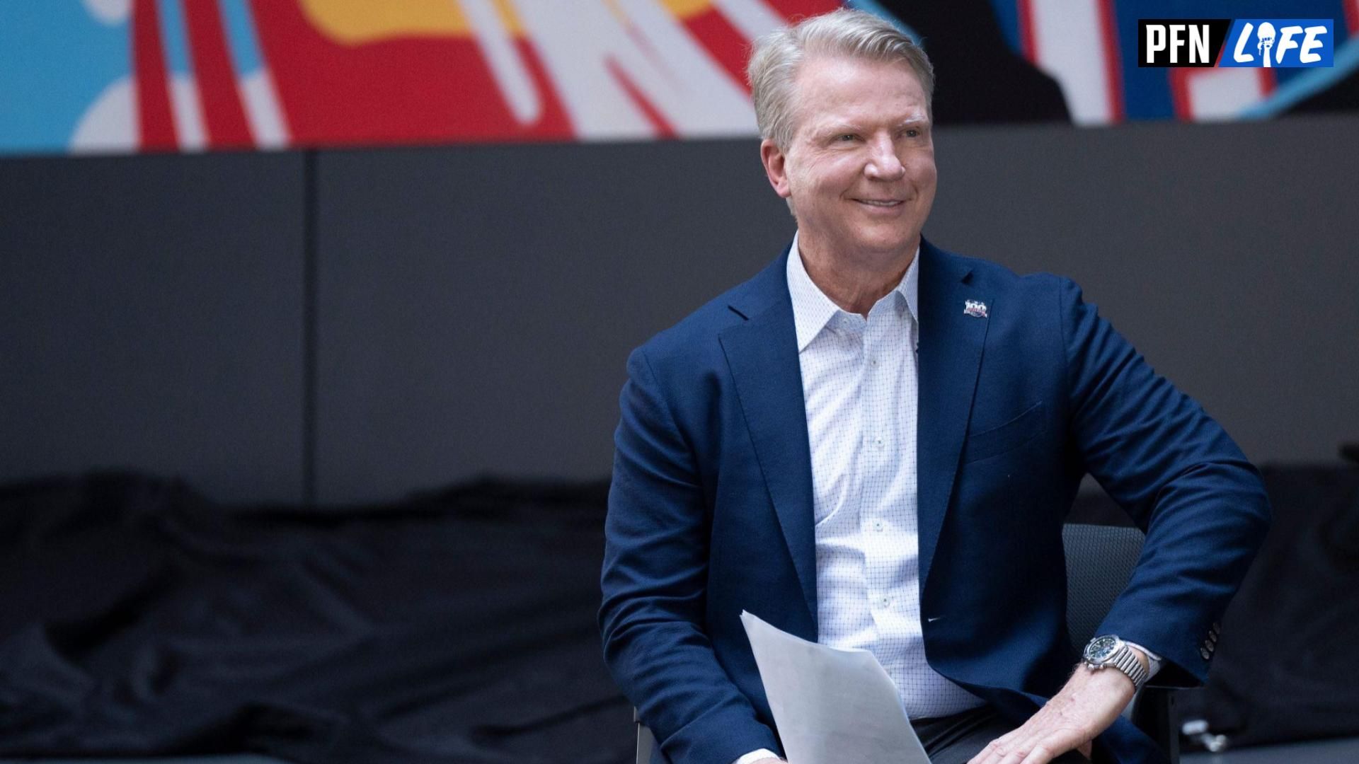 After a successful NFL quarterbacking career, learn about Phil Simms’ net worth, income sources, and career as a CBS commentator and analyst.