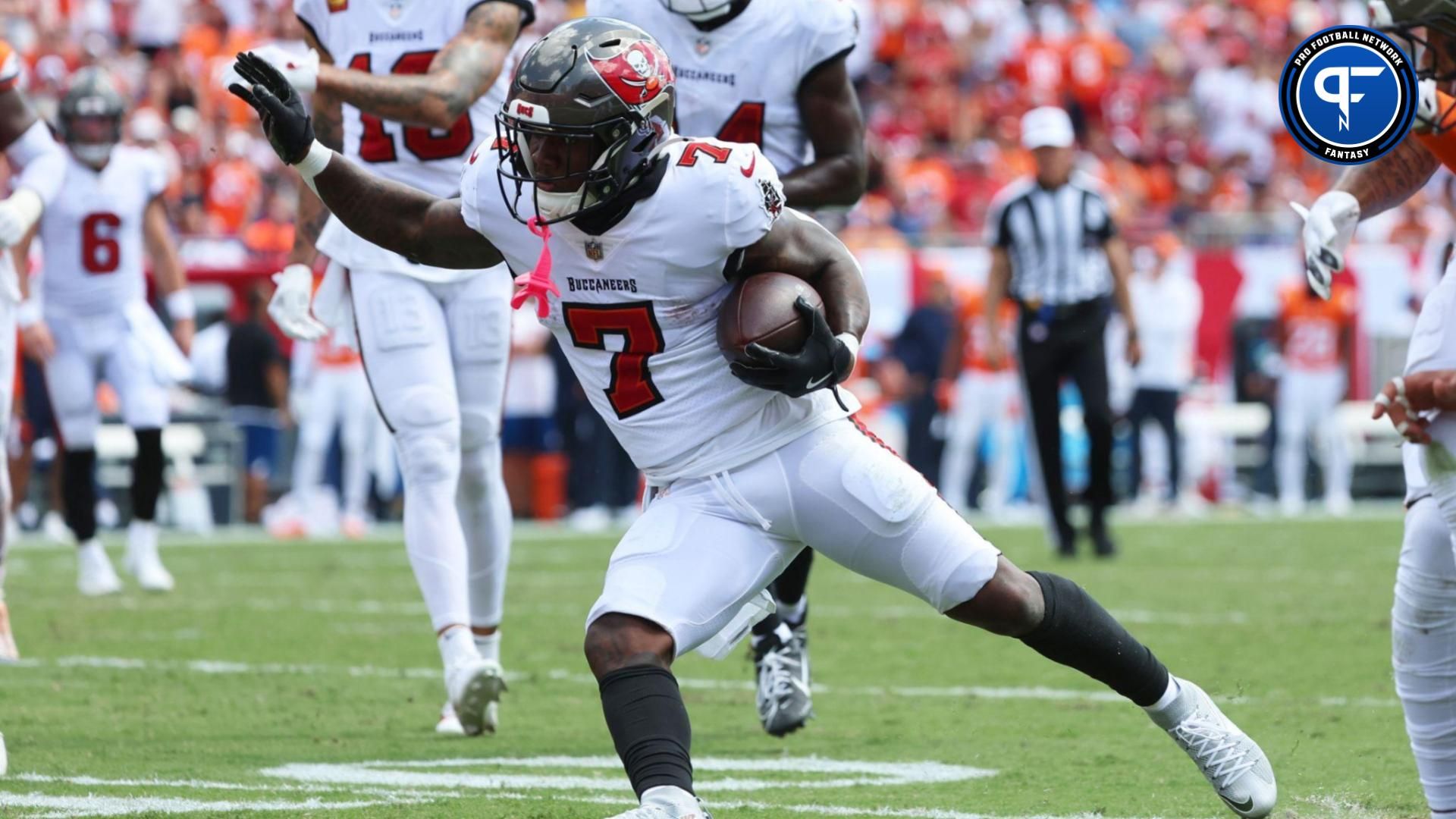 Who are the top running backs that fantasy managers should target on the waiver wire in Week 4?
