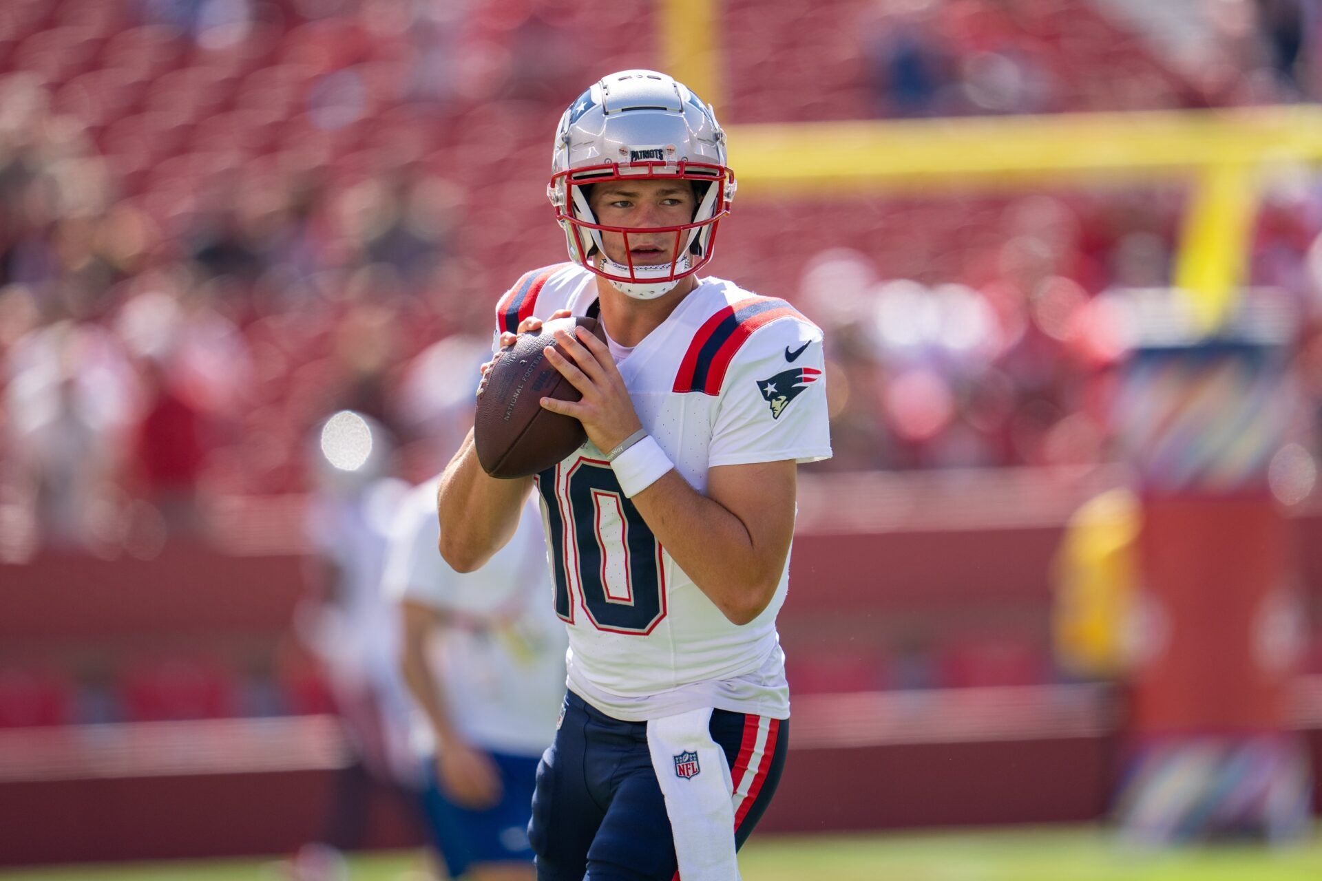 New England Patriots quarterback Drake Maye (10) during warmups before the game against the San Francisco 49ers at Levi's Stadium.