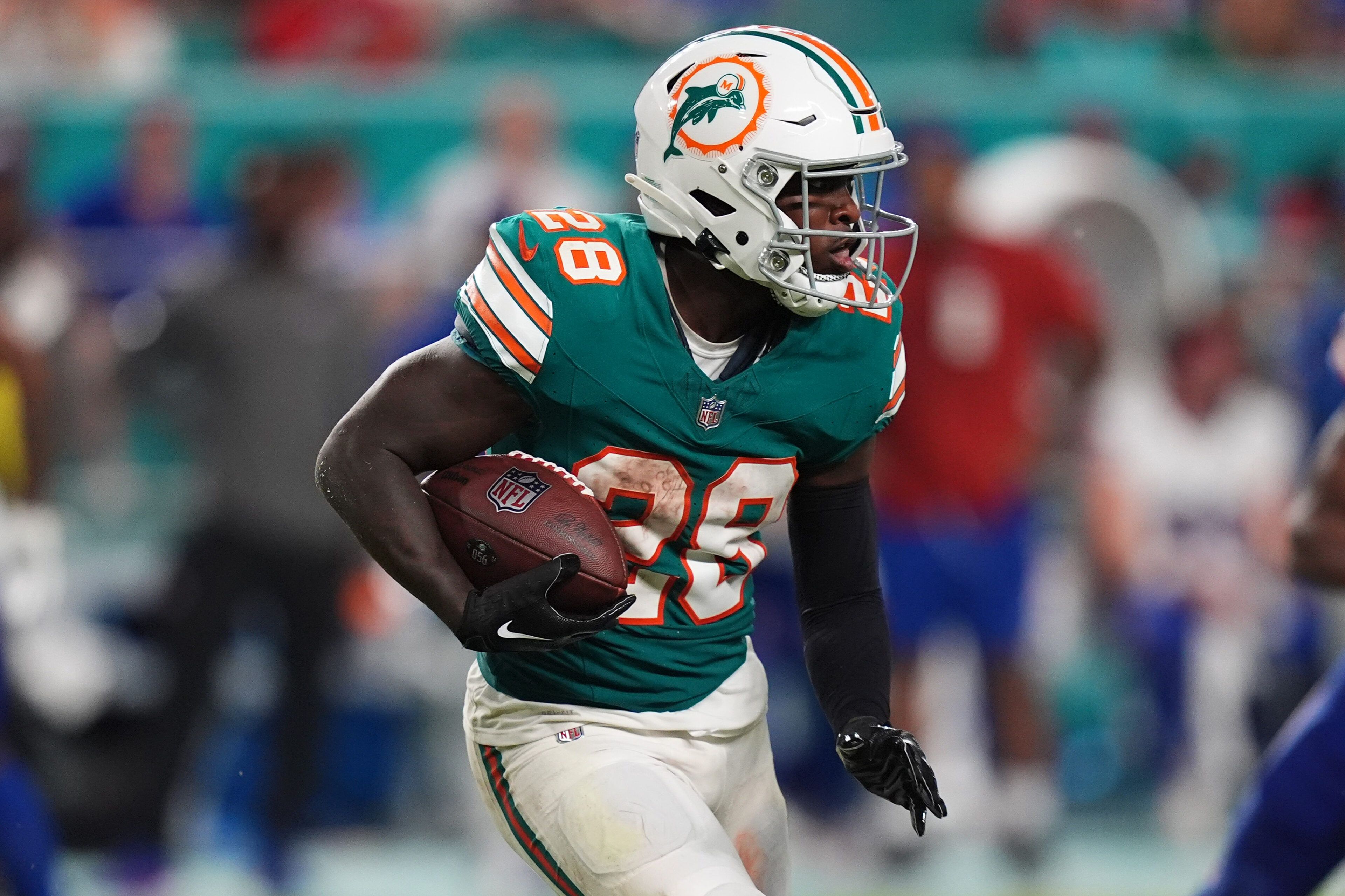 De’Von Achane Fantasy Hub Week 12 Injury Update, Start/Sit Advice, Projections, and More