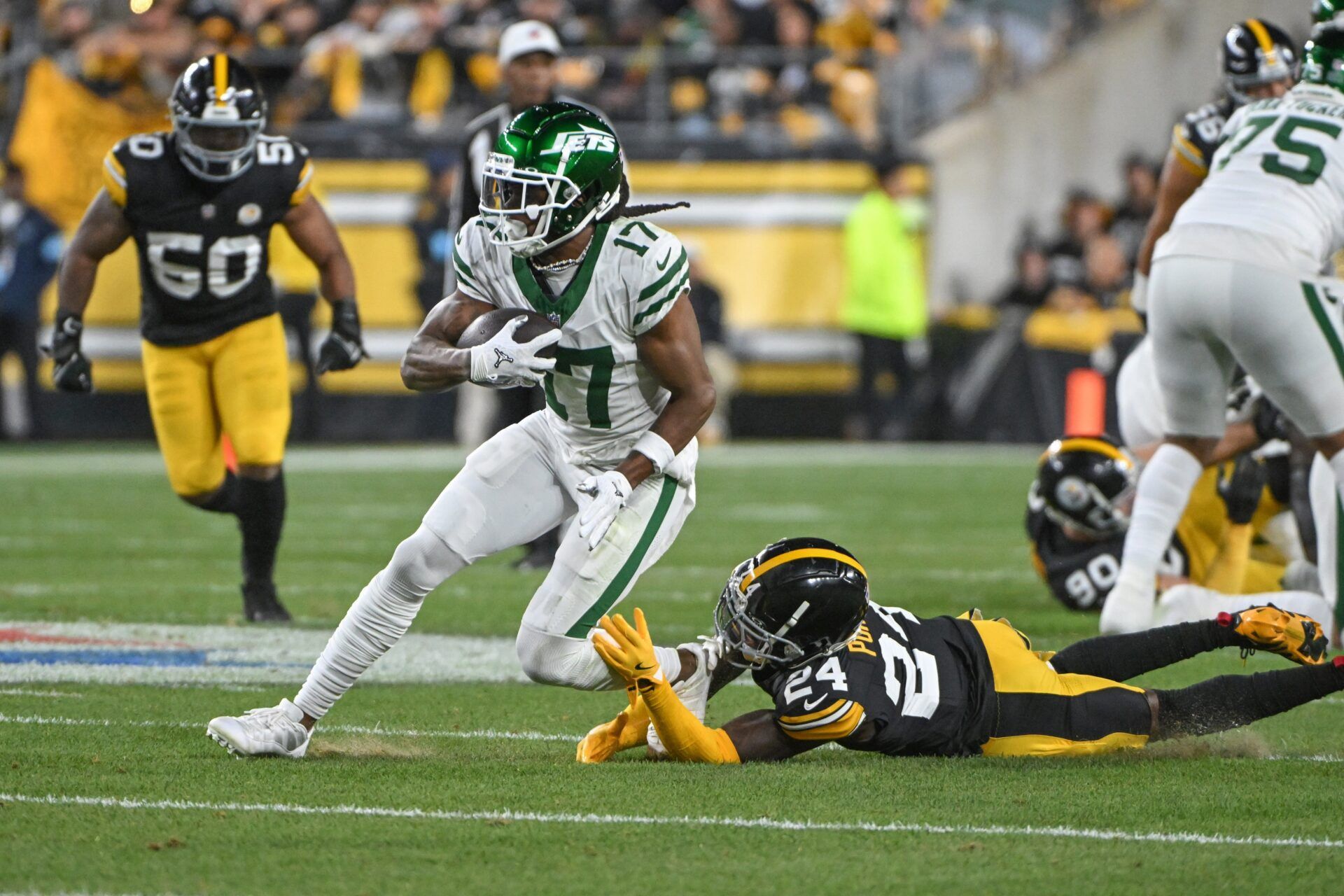 'Hope You're Happy' - Davante Adams Gets No Sympathy From NFL Fans After Dissecting Jets’ SNF Loss