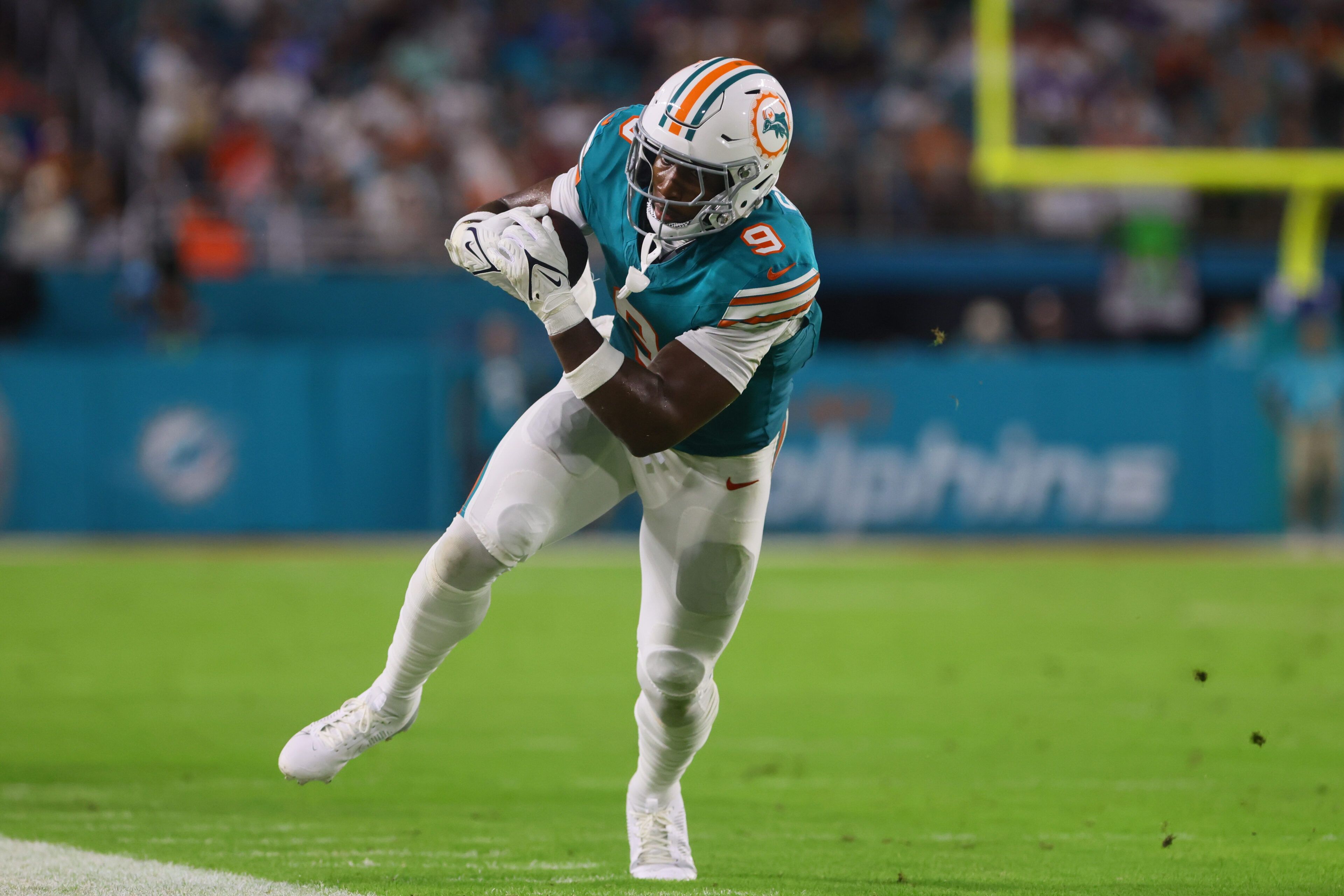 Jonnu Smith Fantasy Hub Week 15 Injury Update, Start/Sit Advice, Projections, and More