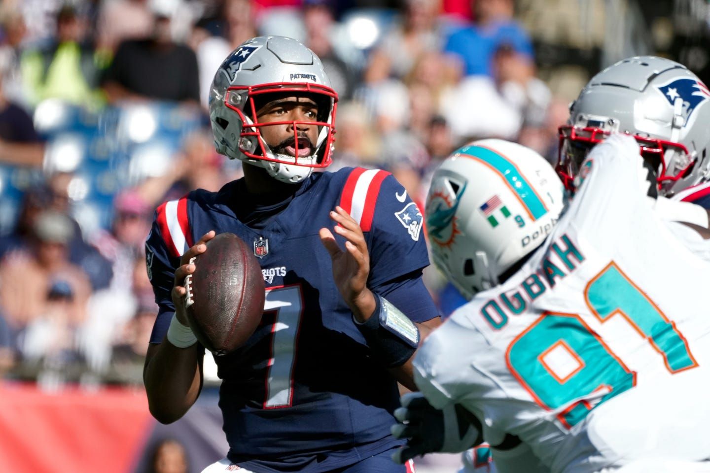 Patriots quarterback Jacoby Brissett looking for a receiver in the first half.