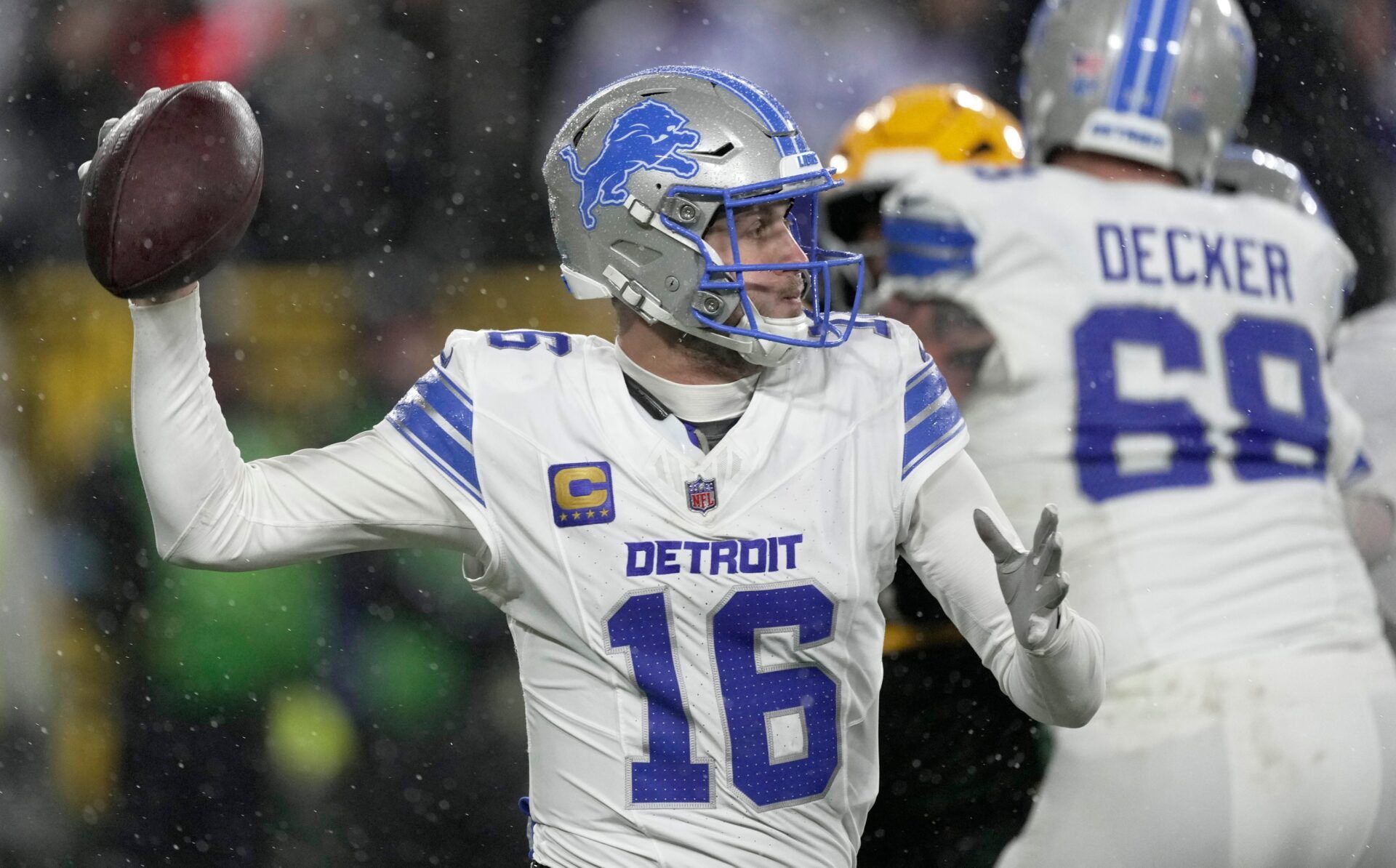 Detroit Lions quarterback Jared Goff (16) drops back to pass during the third quarter of their game Sunday, November 3, 2024 at Lambeau Field in Green Bay, Wisconsin. The Detroit Lions beat the Green Bay Packers 24-14.