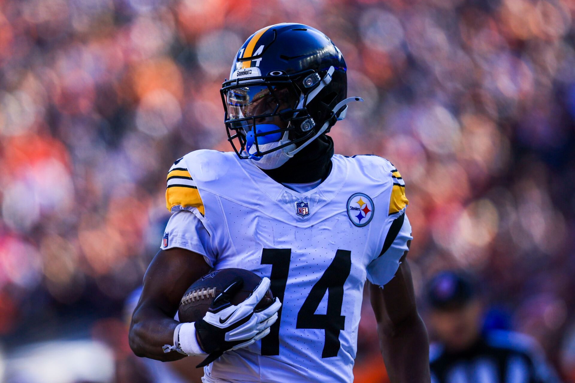 Dec 1, 2024; Cincinnati, Ohio, USA; Pittsburgh Steelers wide receiver George Pickens (14) runs the ball in for a touchdown against the Cincinnati Bengals in the first half at Paycor Stadium. Mandatory Credit: Katie Stratman-Imagn Images