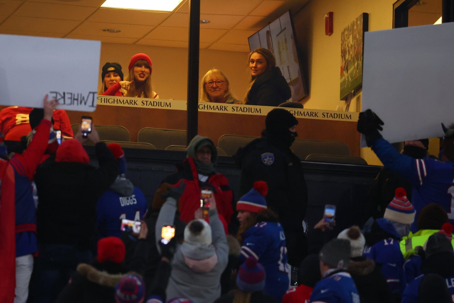 Taylor Swift (left), Donna Kelce (center) and Kylie Kelce (right) before the 2024 AFC divisional round game between the Kansas City Chiefs and Buffalo Bills at Highmark Stadium.