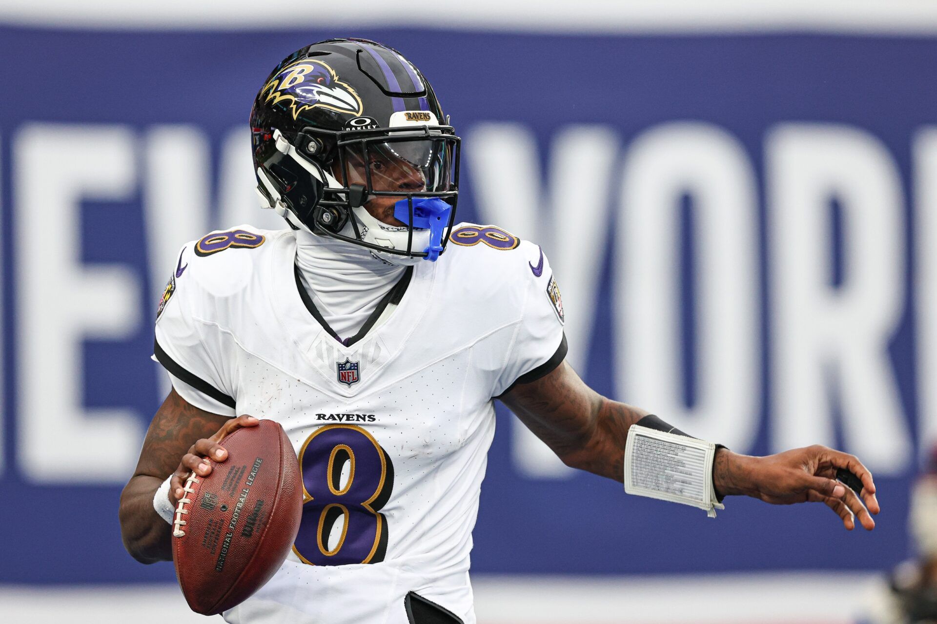 Baltimore Ravens quarterback Lamar Jackson (8) drops back to pass during the second half against the New York Giants at MetLife Stadium.