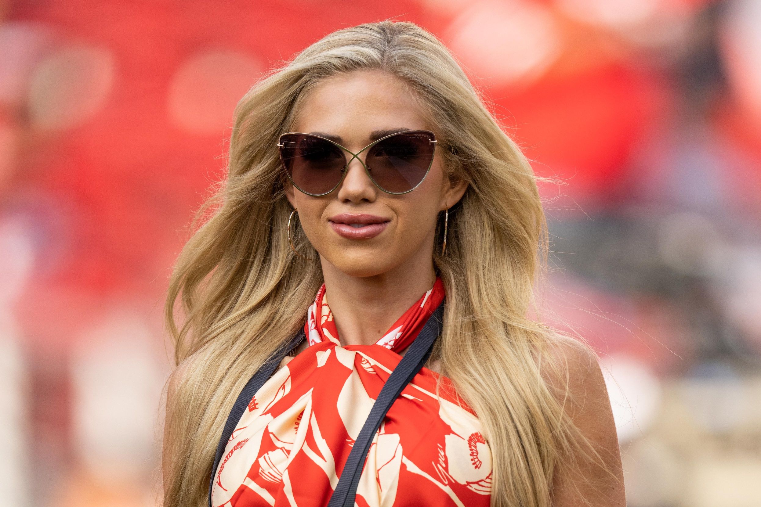 IN PHOTOS: Chiefs Heiress Gracie Hunt Celebrates KC’s 29–10 Win vs ...