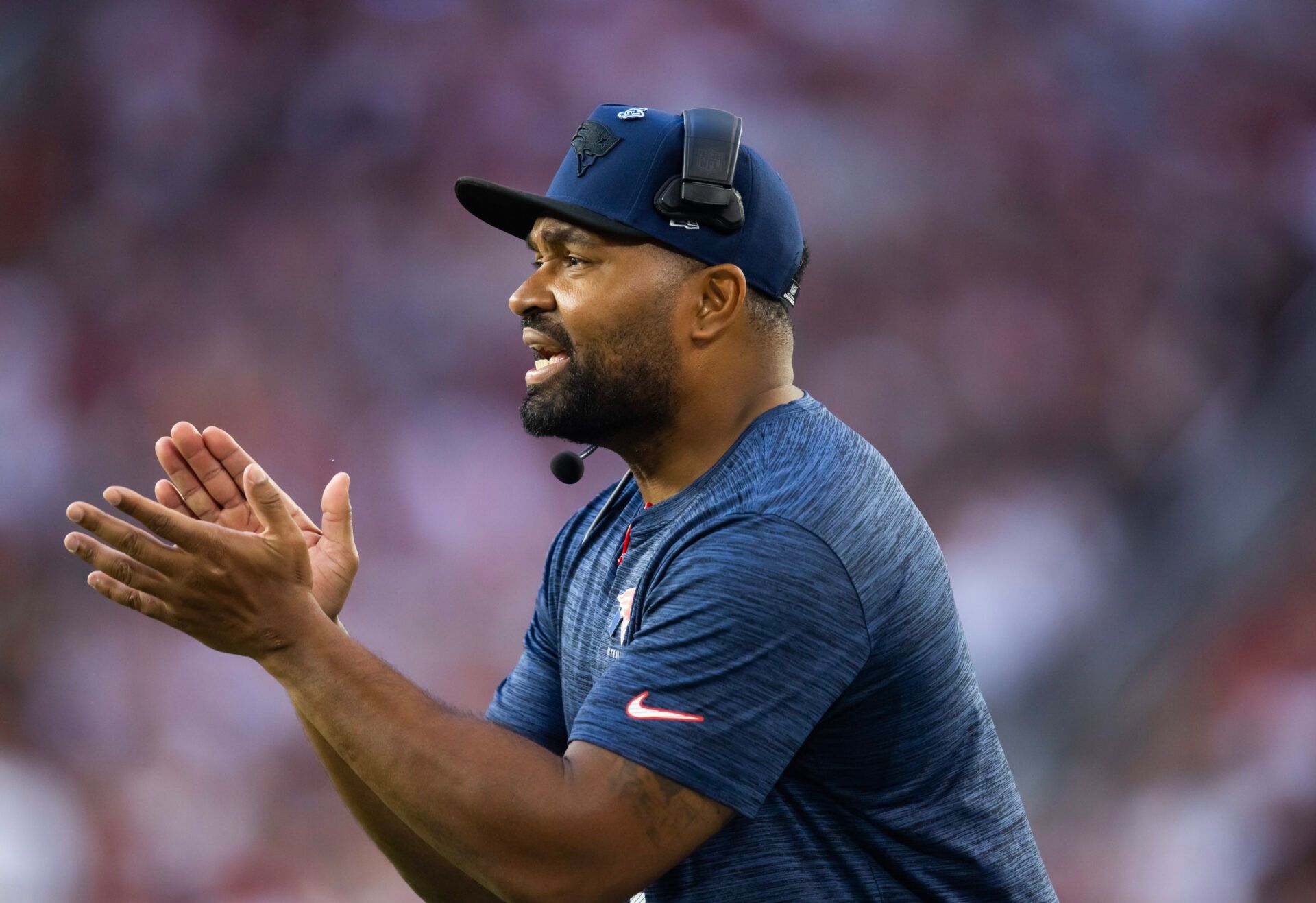 This former linebacker is interested in returning to coach the New England Patriots should Jerod Mayo be terminated after the season.