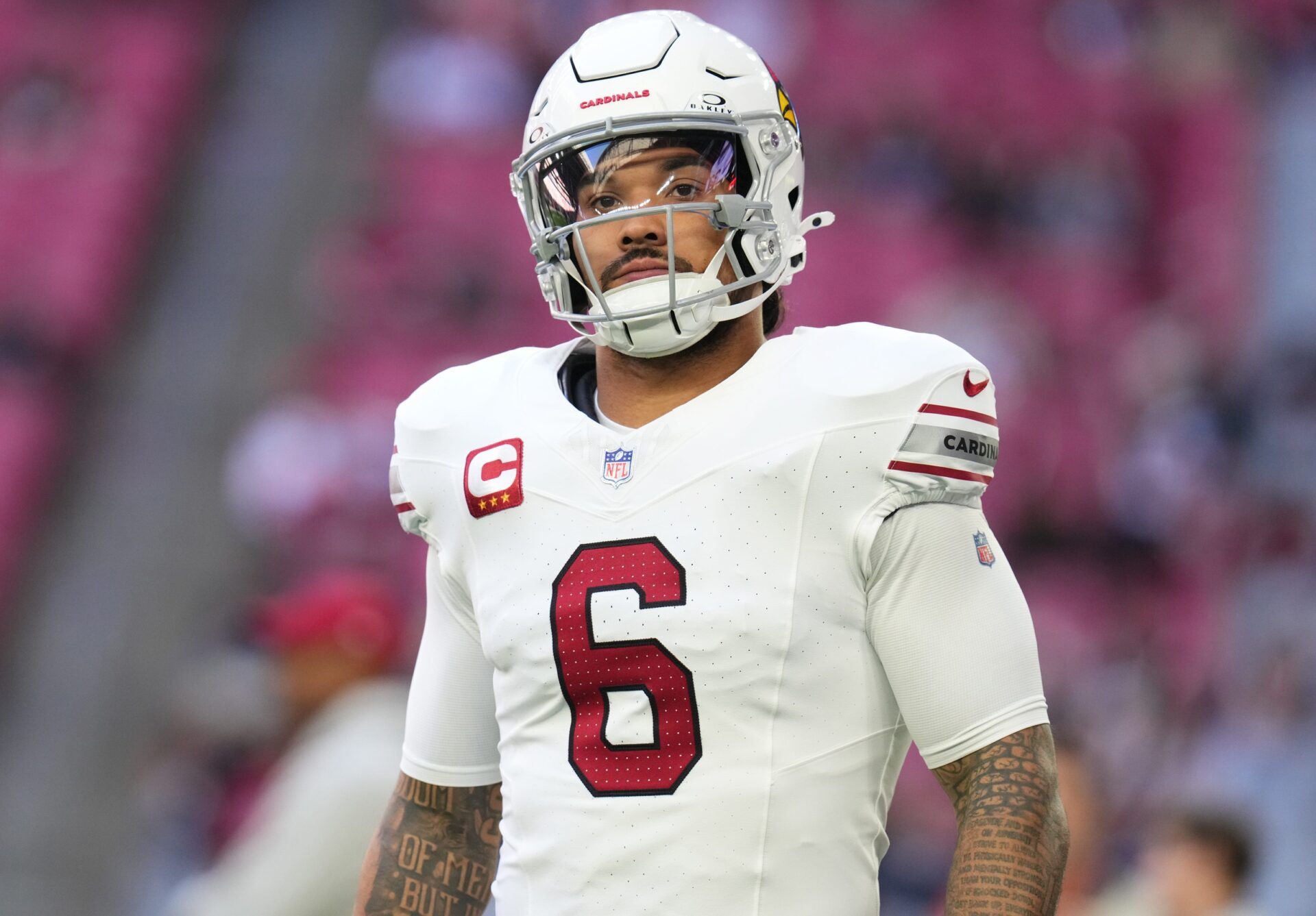 Arizona Cardinals running back James Conner (6) takes the field before they play the New England Patriots at State Farm Stadium on Dec. 15, 2024.