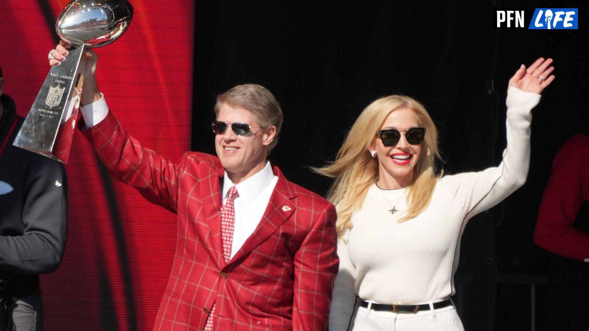 Kansas City Chiefs Owner’s Wife Tavia Hunt Sends Powerful Message Heading Into 2025 New Year