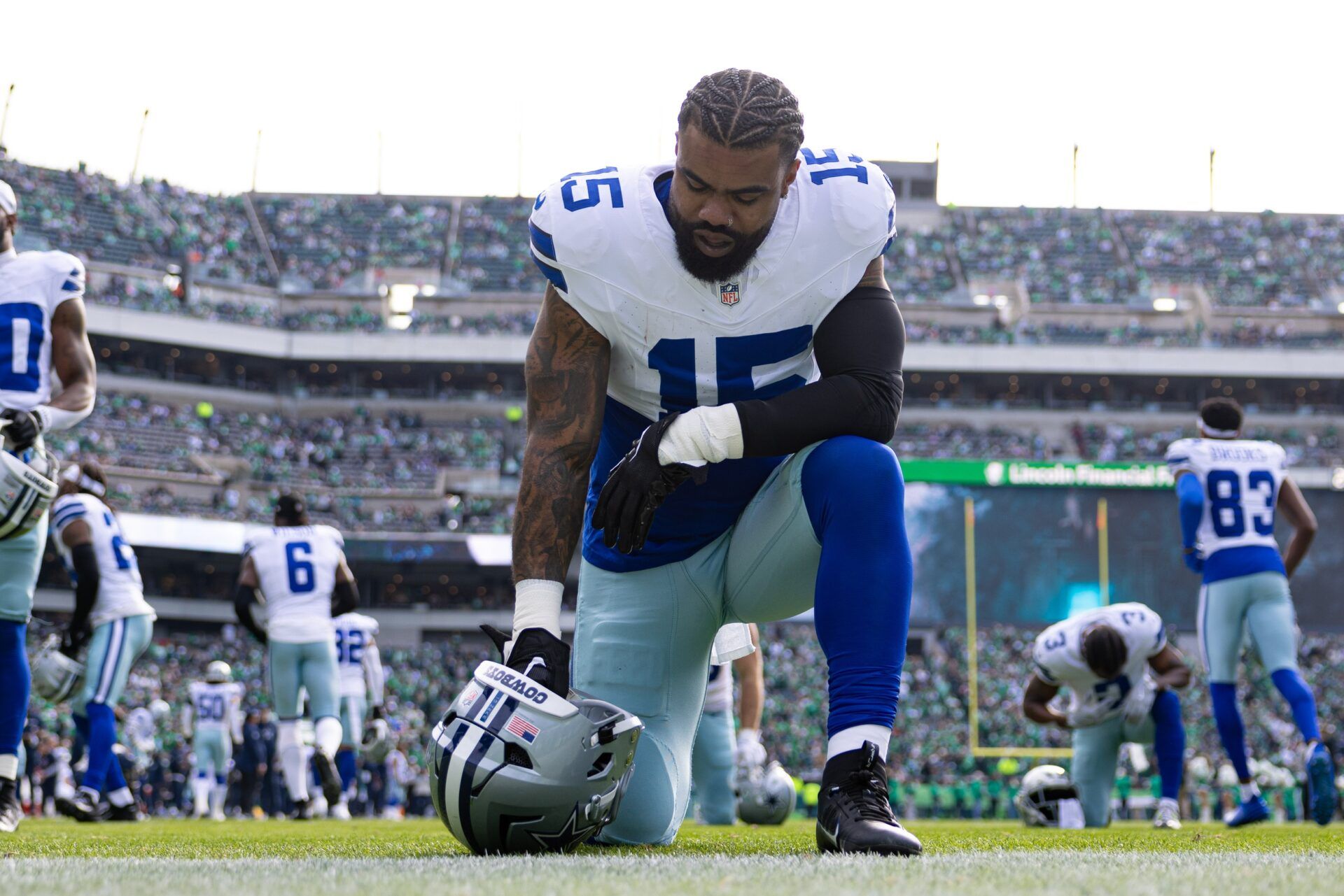 Dallas Cowboys running back Ezekiel Elliott (15) before action against the Philadelphia Eagles at Lincoln Financial Field.