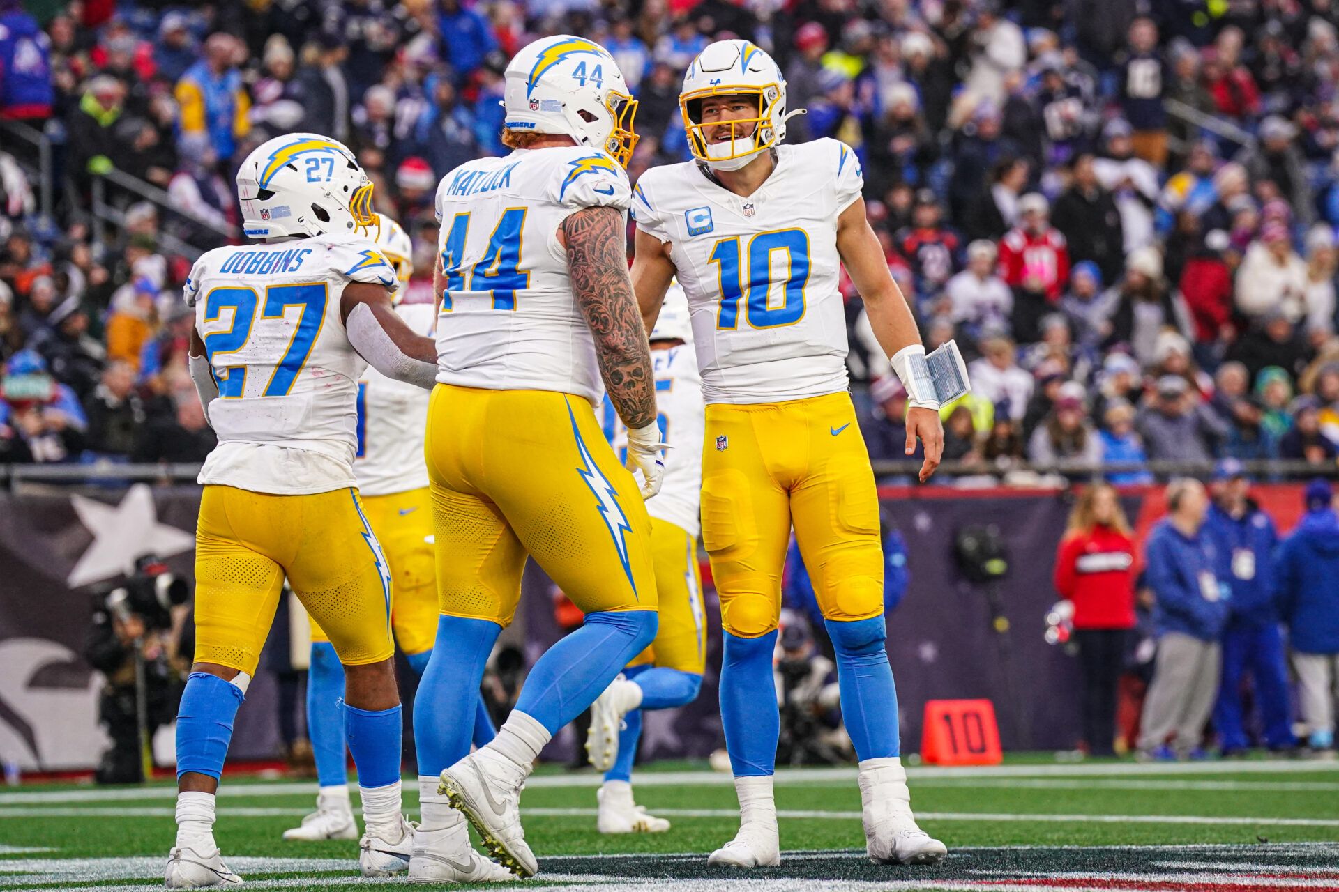 It looks like the Los Angeles Chargers will play their starters in a Week 18 game on Sunday as they continue to jockey for better playoff seeding.