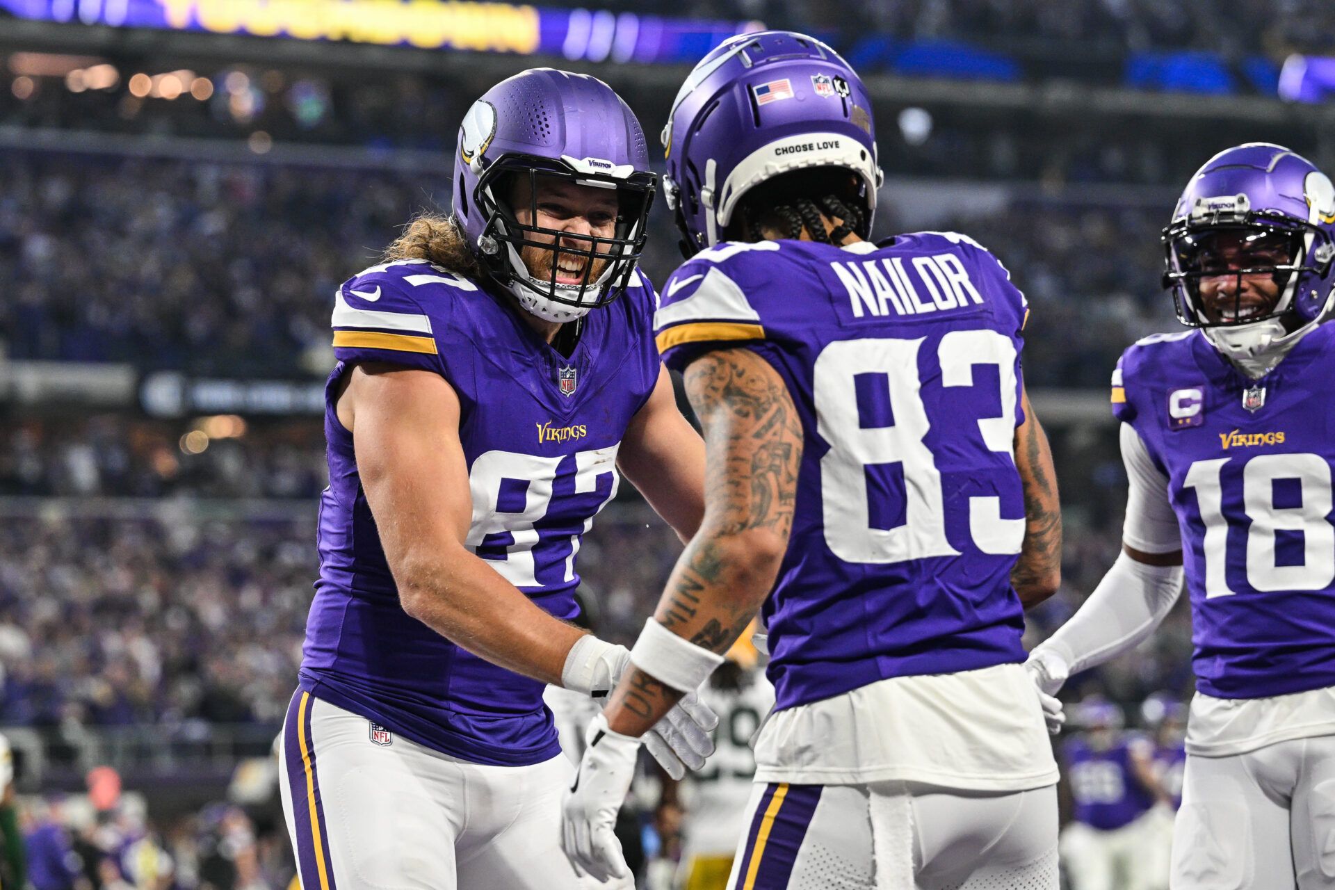 What are the playoff scenarios for the Minnesota Vikings to win the NFC North and clinch the NFC's No. 1 seed in Week 18?