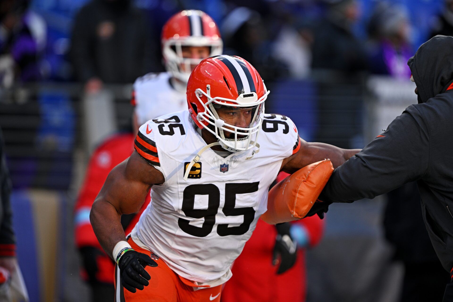 Browns Superstar DE Myles Garrett Gives Ravens Rookie a Wholesome Mid-Game Pep Talk