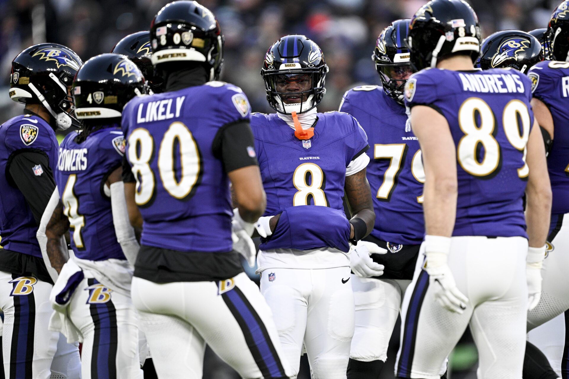 he Baltimore Ravens huddle up during the second quarter against the Cleveland Browns at M&T Bank Stadium.