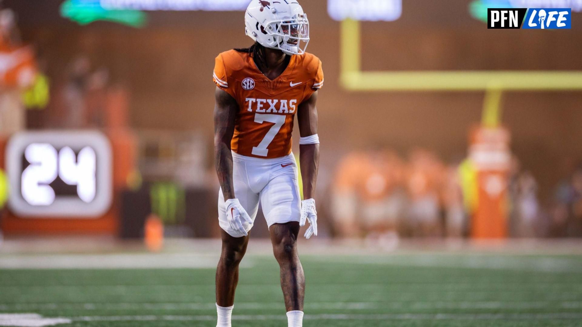 Texas Longhorns wide receiver Isaiah Bond (7) lines up against the Kentucky Wildcats during the third quarter at Darrell K Royal-Texas Memorial Stadium.