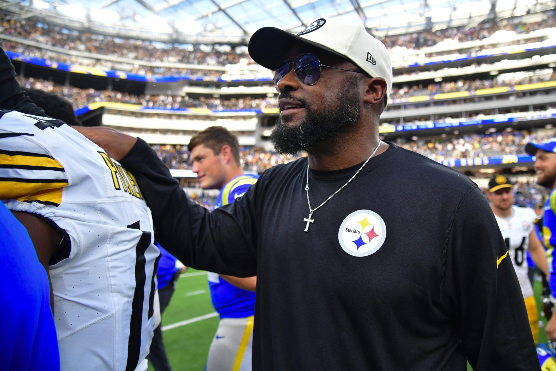 Pittsburgh Steelers head coach Mike Tomlin celebrates the victory against the Los Angeles Rams at SoFi Stadium.