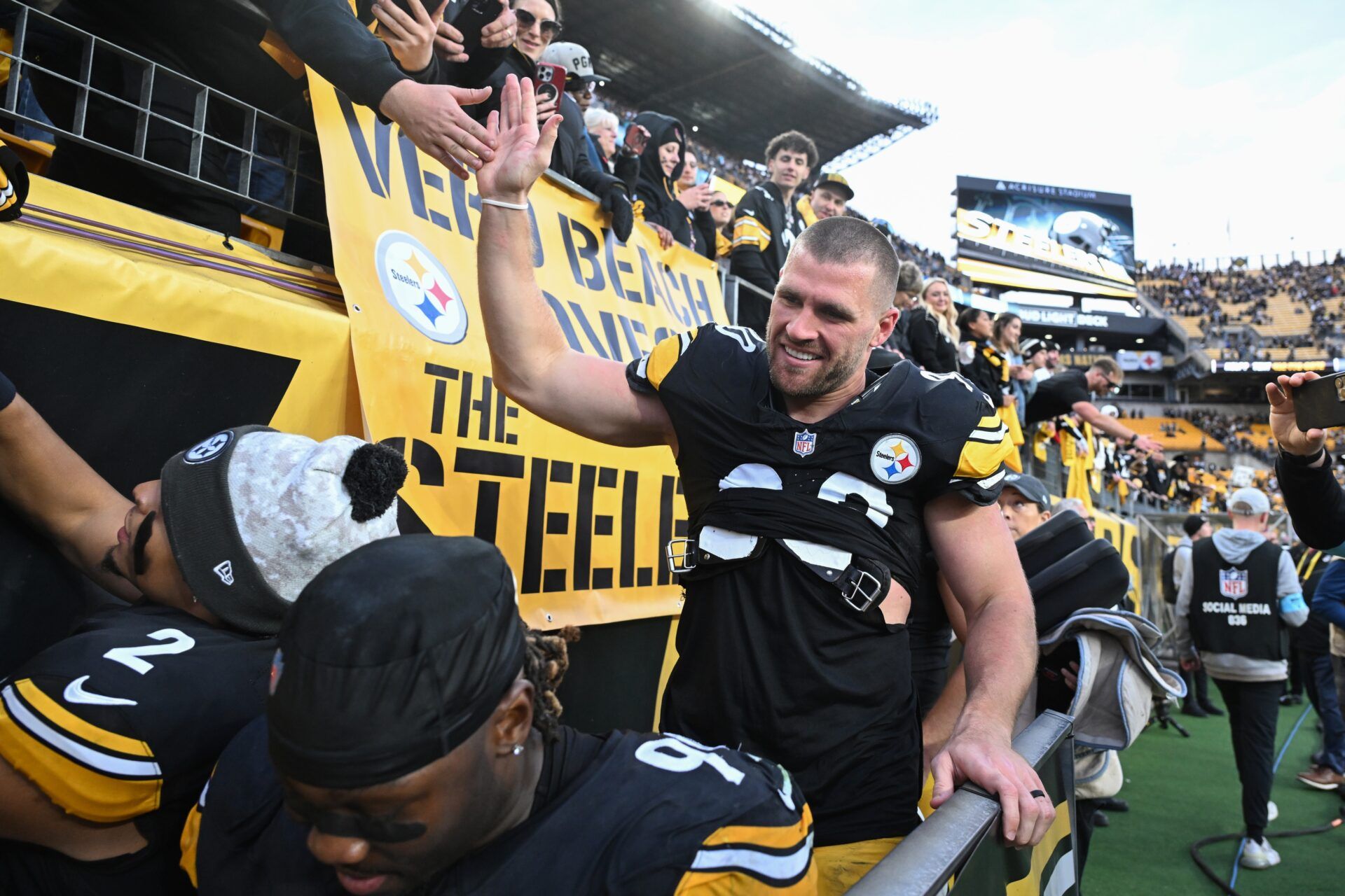 Pittsburgh Steelers linebacker T.J. Watt (90) celebrates an 18-16 victory over the Baltimore Ravens at Acrisure Stadium.