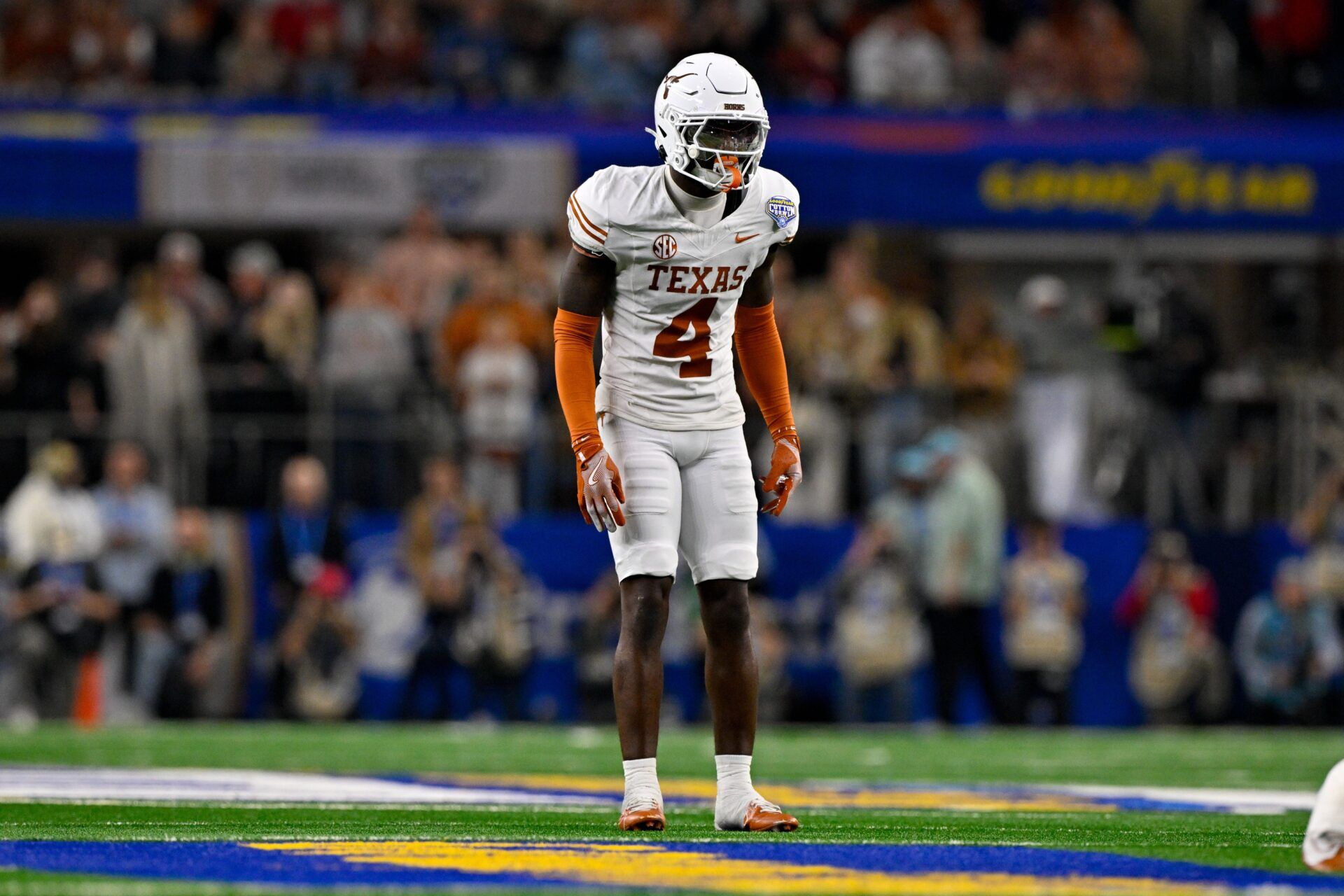 Texas Longhorns defensive back Andrew Mukuba (4) in action during the game between the Texas Longhorns and the Ohio State Buckeyes at AT&T Stadium.