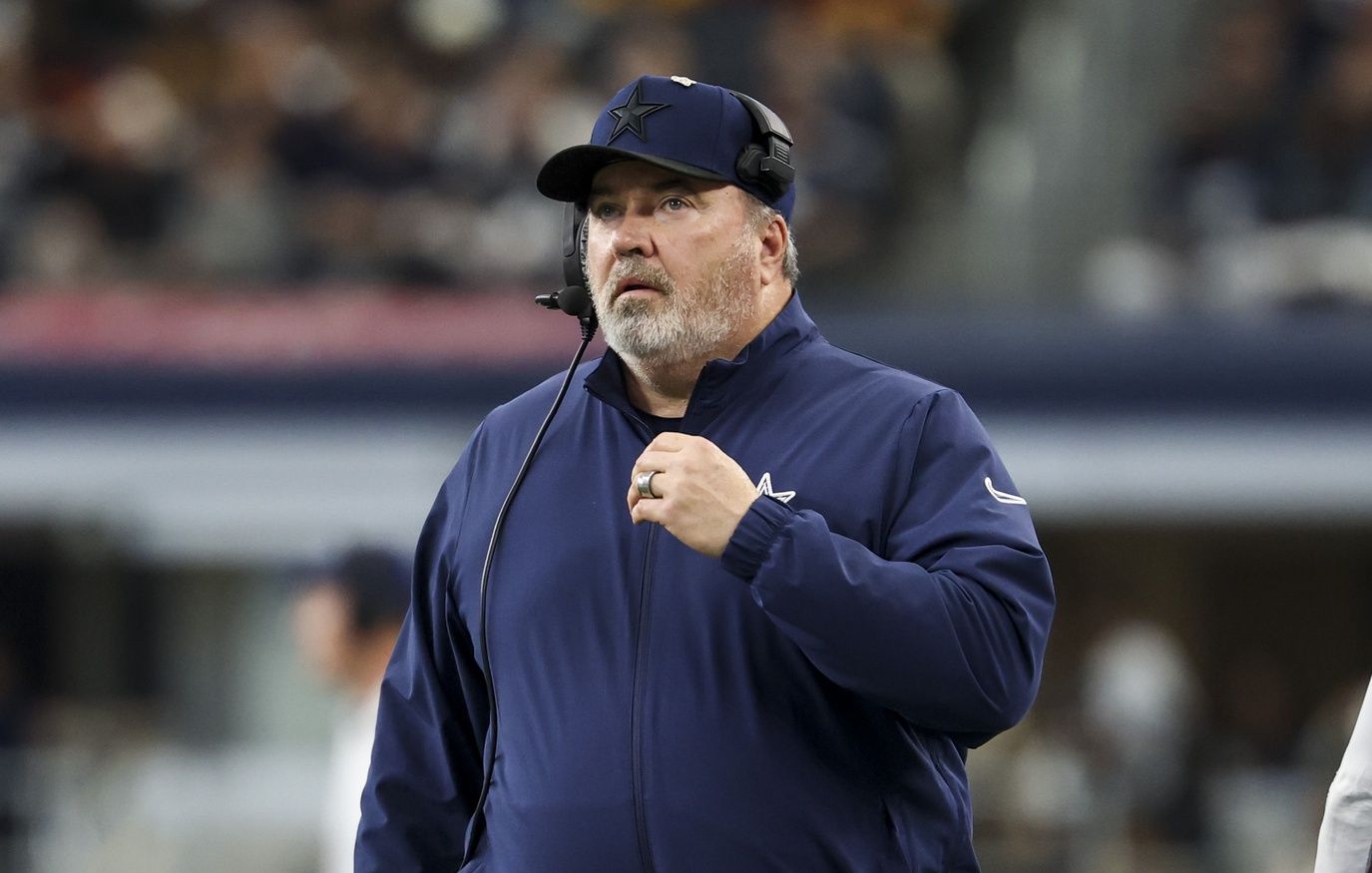 Dallas Cowboys head coach Mike McCarthy looks on during the first half against the Washington Commanders at AT&T Stadium.