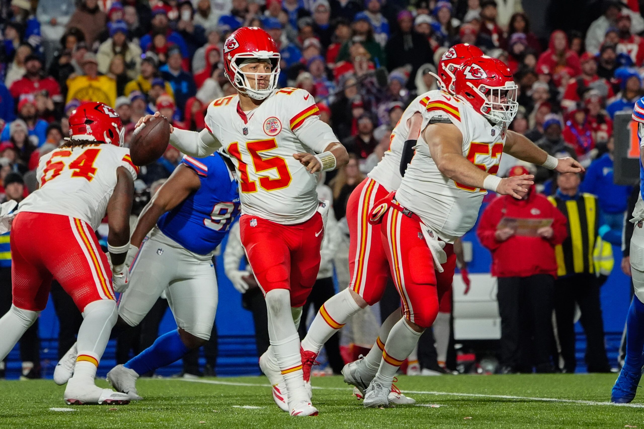 NFL Analyst Points Out How Patrick Mahomes and Chiefs Are Dangerous in  Playoffs Amid Refereeing Issues