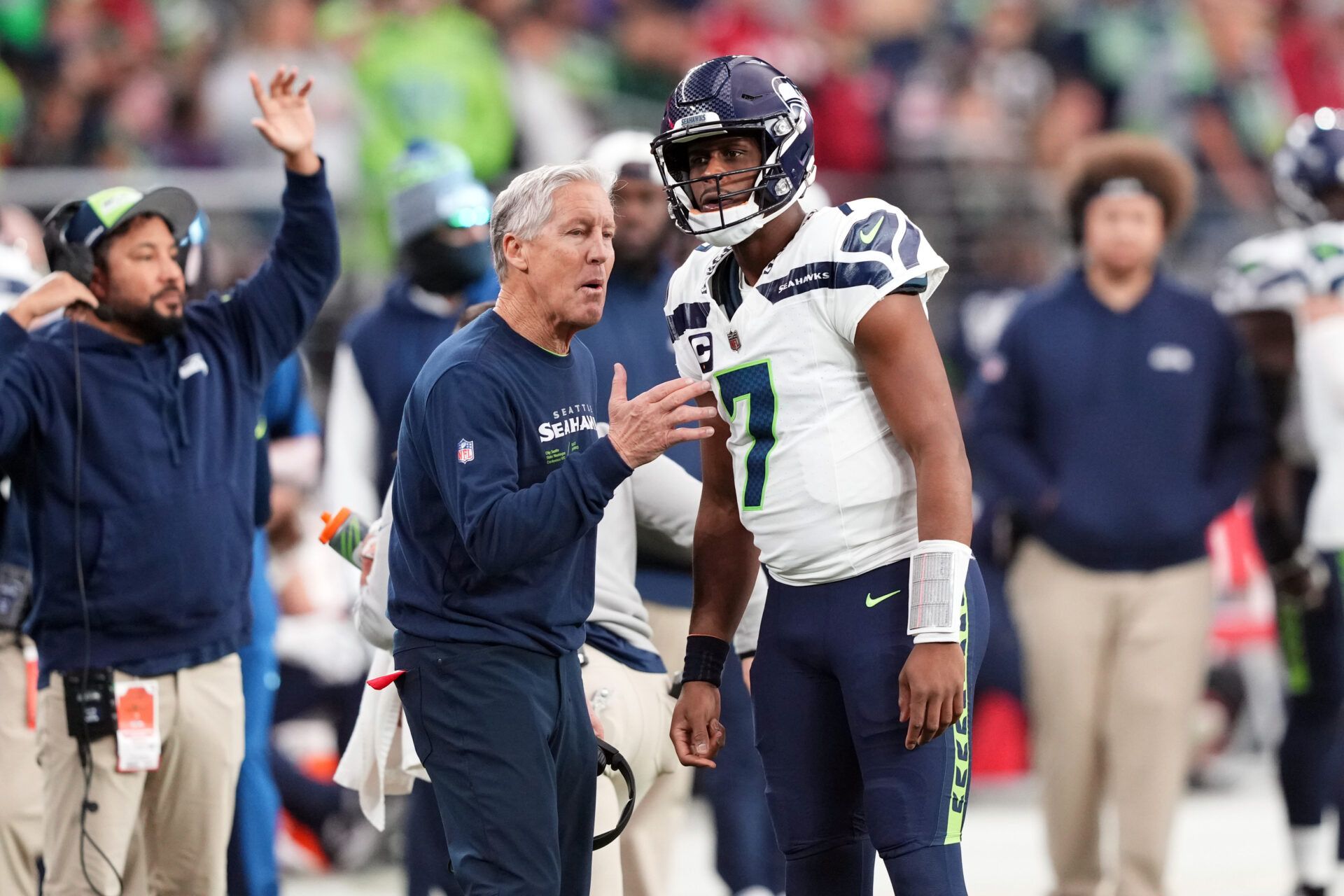 After Geno Smith's cryptic posts, people have been wondering if he wants to reunite with Pete Carroll once again in Las Vegas.