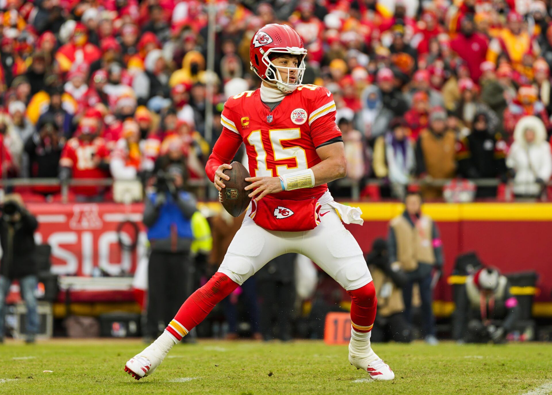 Kansas City Mayor Issues 3-Word Message As NFL Insider Adam Schefter Incites Controversy Around Patrick Mahomes’ Chiefs