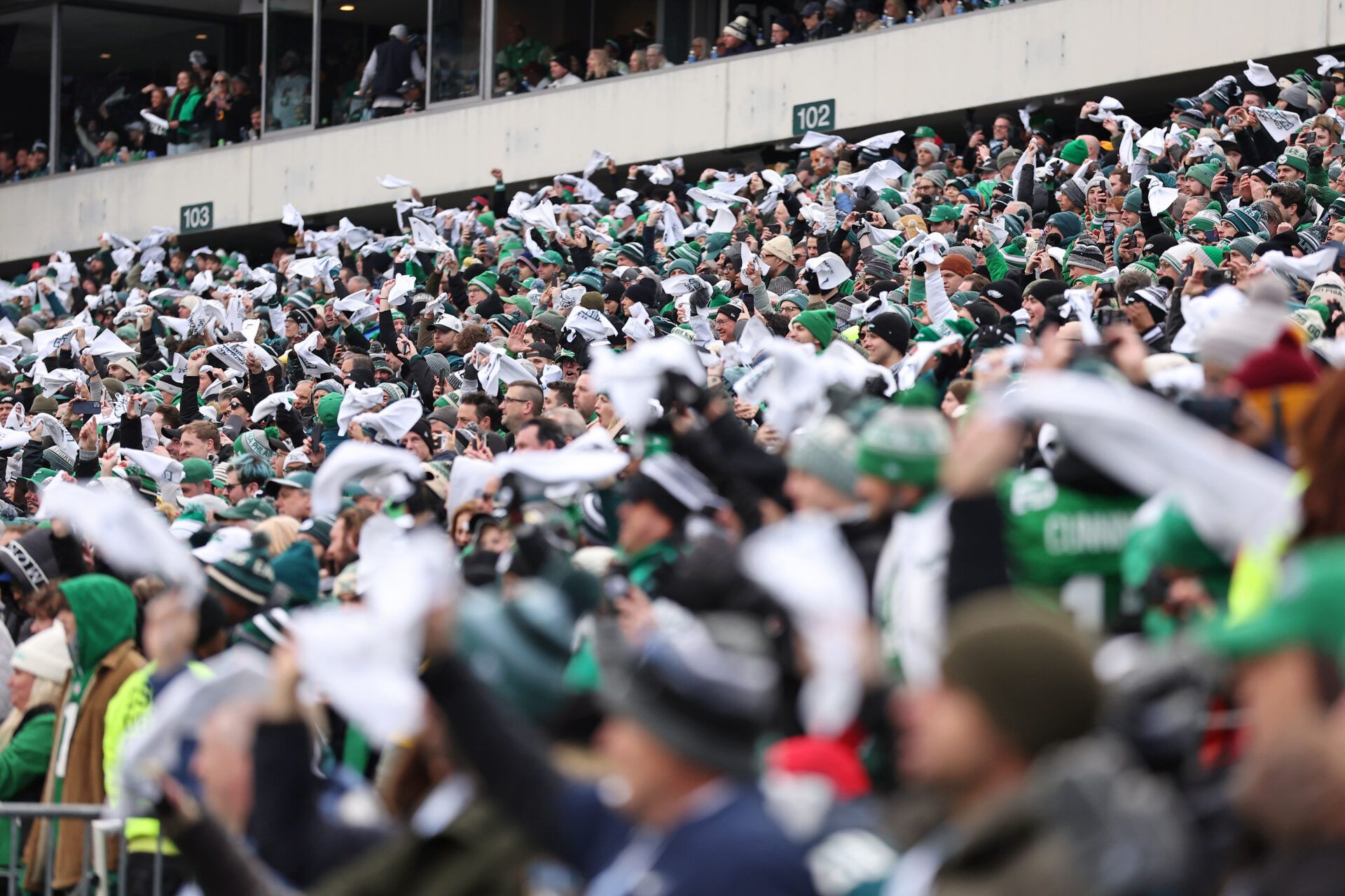 Lincoln Financial Field erupted when Super Bowl 52 hero Nick Foles presented the Philadelphia Eagles with the George Halas Trophy as the NFC champions.