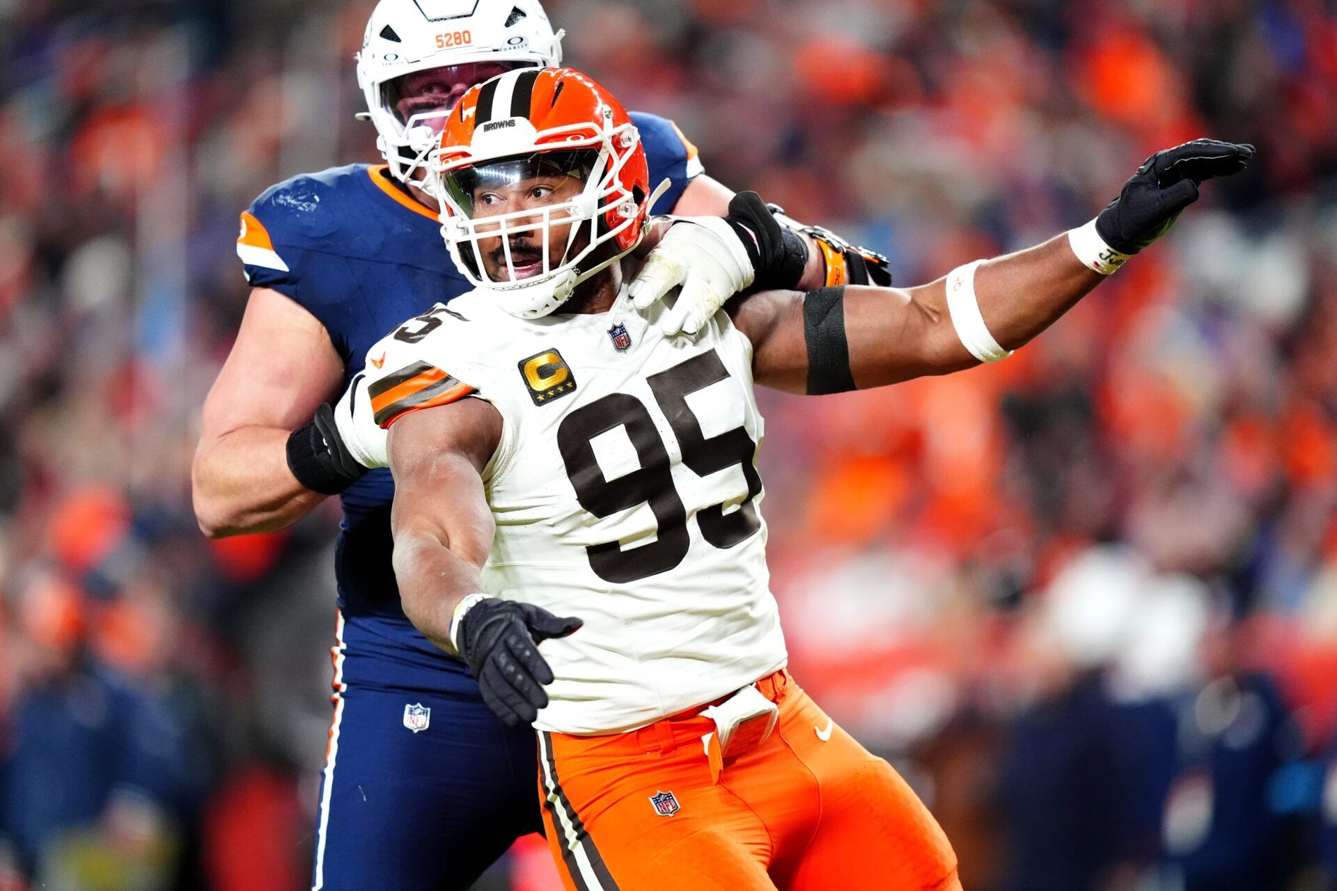 Former NFL QB Urges AFC Contender To Do 'Everything They Can' To Pull Off Blockbuster Trade for Browns Superstar Myles Garrett