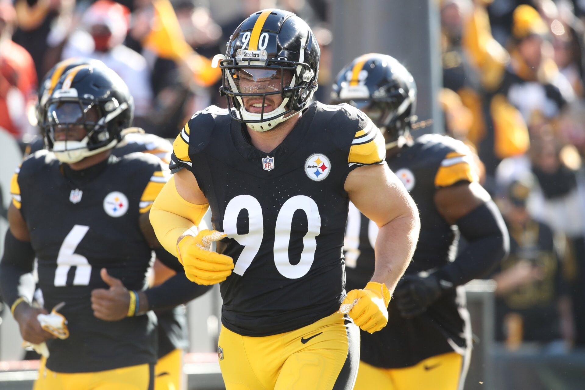 Pittsburgh Steelers linebacker T.J. Watt (90) takes the field against the Cleveland Browns at Acrisure Stadium.