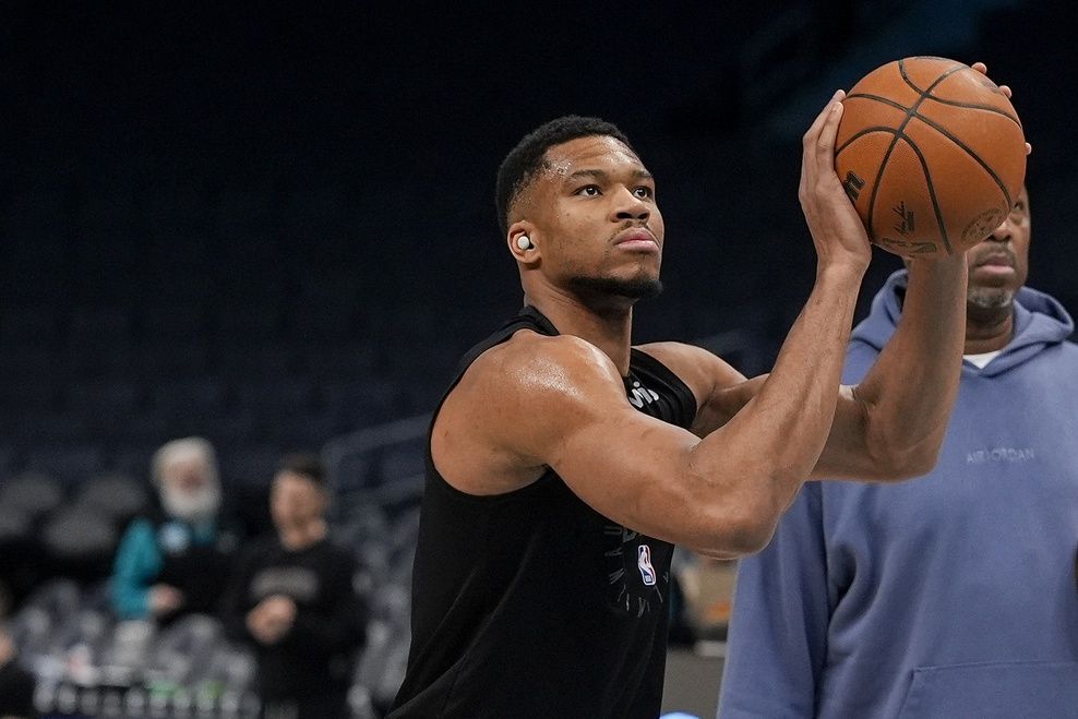 Giannis Antetokounmpo’s Former Teammate Believes the Greek Freak Could Leave Bucks, Reveals Team To Watch