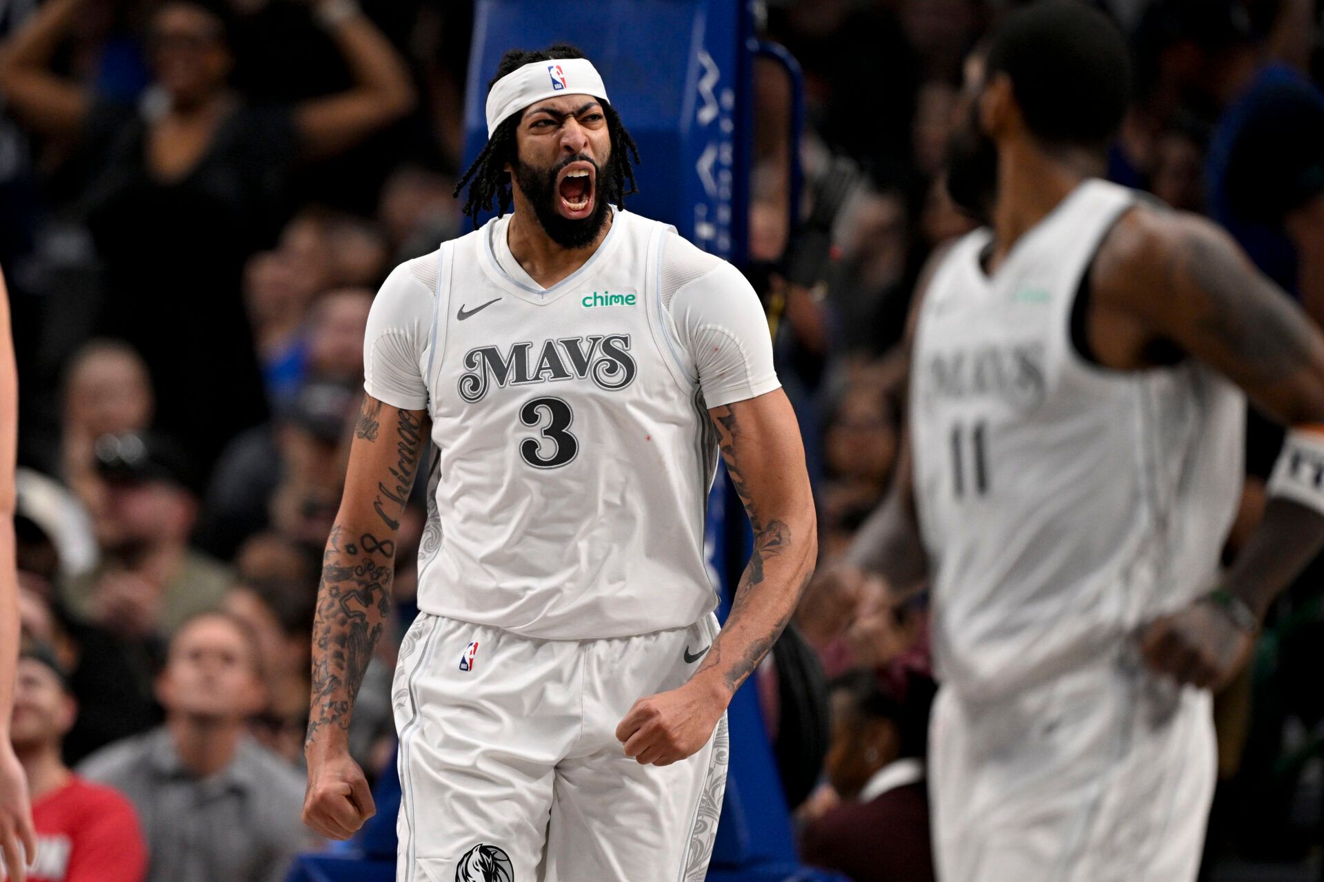 An injury in his debut match for the Dallas Mavericks has put Anthony Davis' future at risk. What is his status, and will he return today?