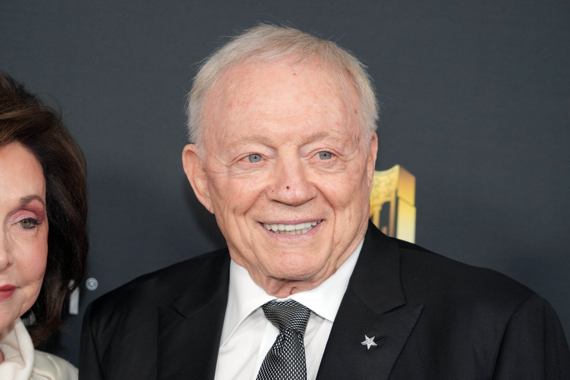 Jerry Jones on the red carpet before Super Bowl LIX NFL Honors at Saenger Theatre.