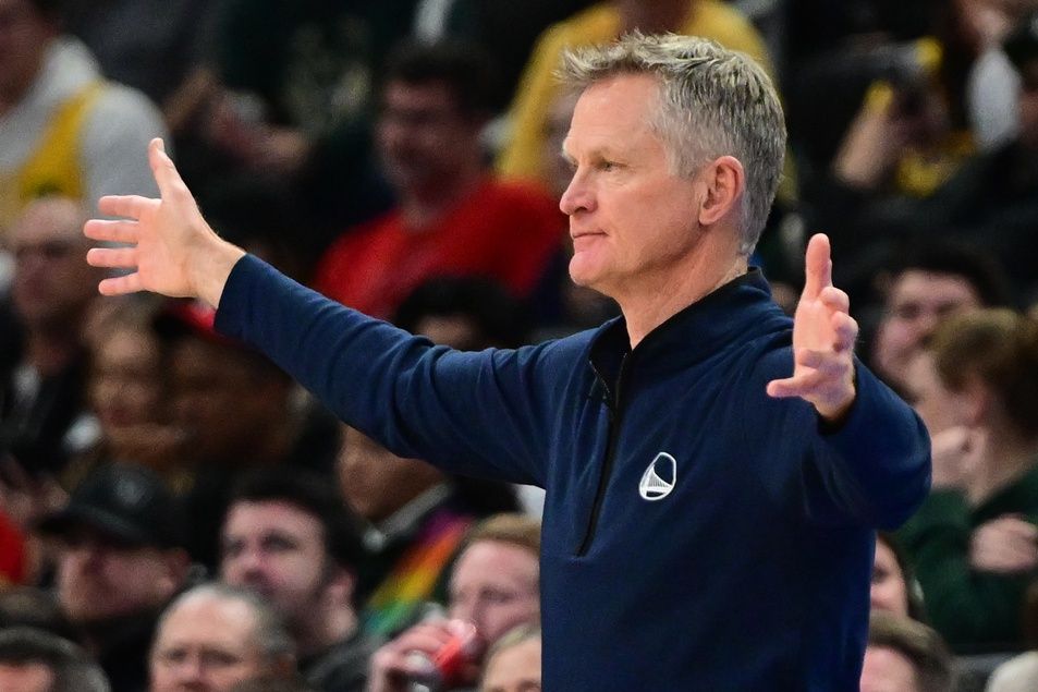 Golden State Warriors head coach Steve Kerr reacts in the third quarter against the Milwaukee Bucks at Fiserv Forum.