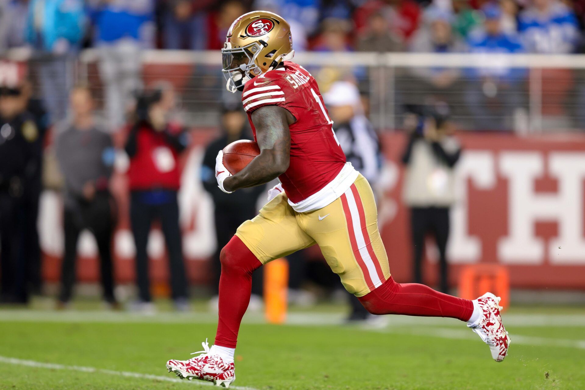 San Francisco 49ers wide receiver Deebo Samuel Sr. (1) during the game against the Detroit Lions at Levi's Stadium.