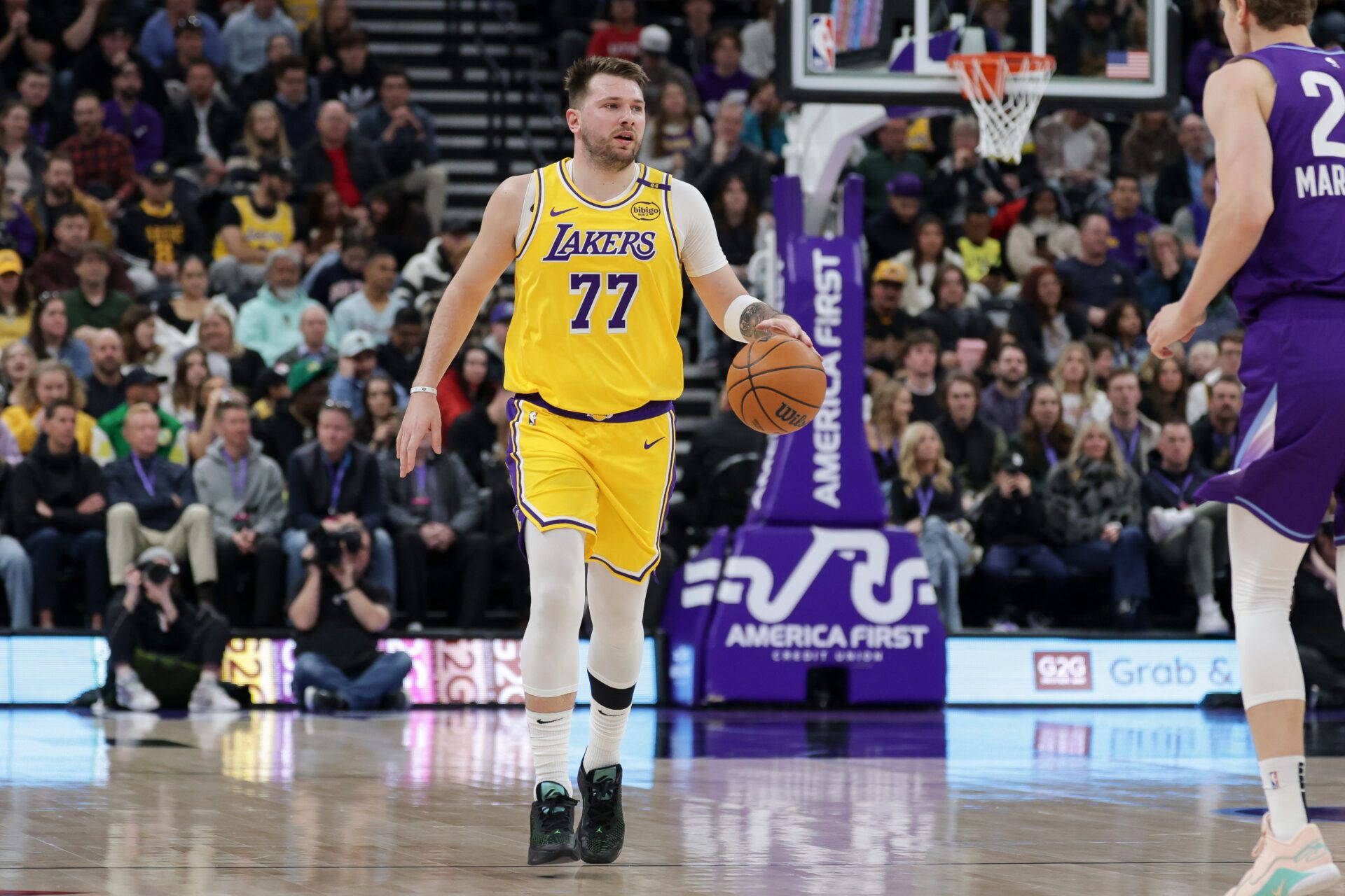 Emmanuel Acho did not hold back when talking about Luka Dončić's first two games with the Los Angeles Lakers, being wary of key signs.