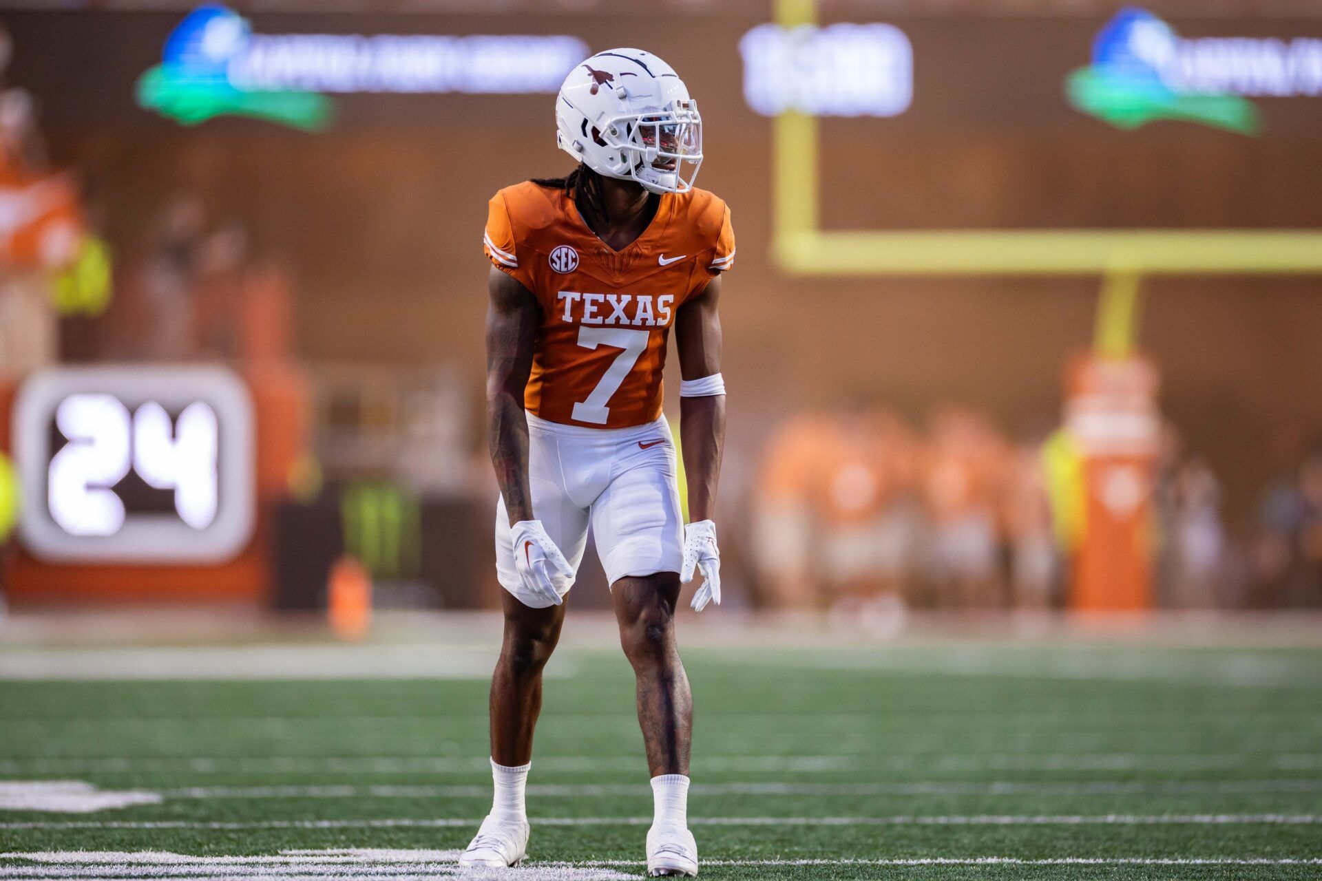 Texas Longhorns wide receiver Isaiah Bond (7) lines up against the Kentucky Wildcats during the third quarter at Darrell K Royal-Texas Memorial Stadium.