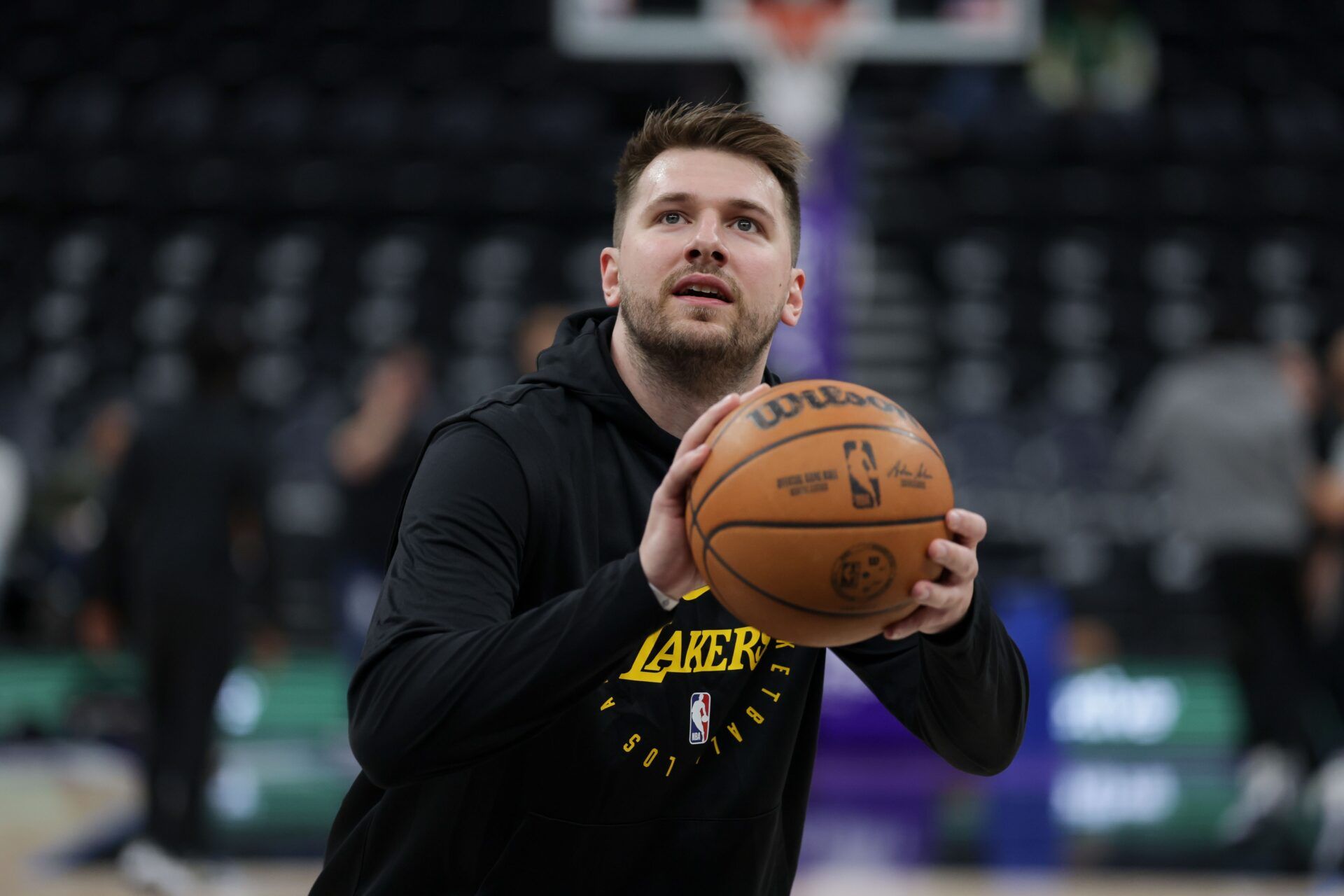 Los Angeles Lakers guard Luka Doncic (77) warms up before a game against the Utah Jazz at Delta Center.