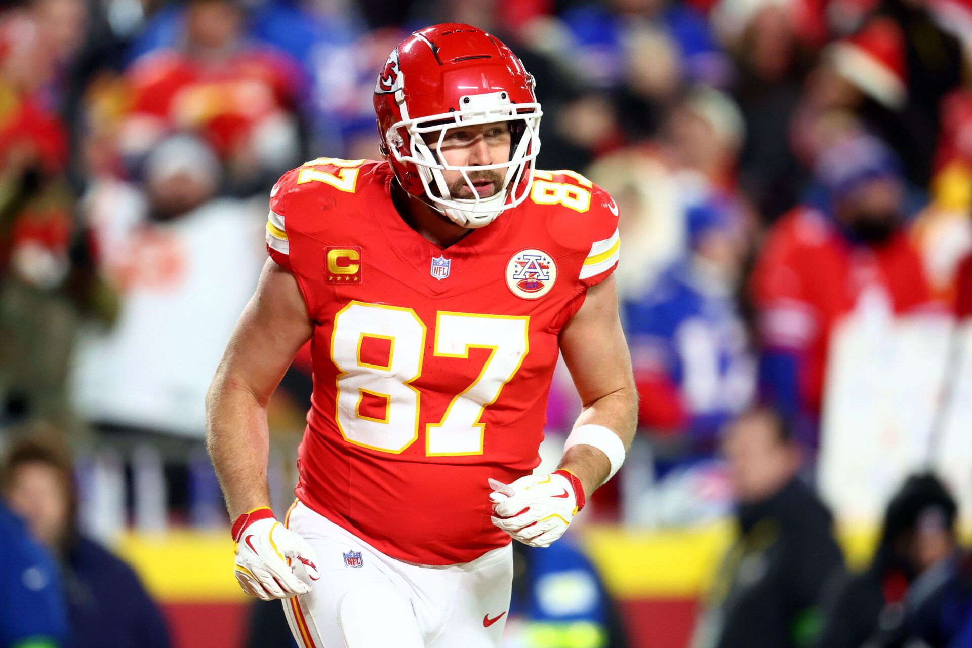 A former Super Bowl champion used Tom Brady as an example to weigh in on Travis Kelce's future in the NFL, reflecting on the business side.