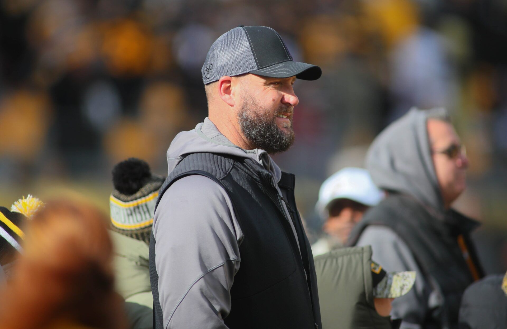 Former Pittsburgh Steelers quarterback Ben Roethlisberger watches the Steelers warm up from the sidelines prior to the start of the game against the New Orleans Saints at Acrisure Stadium in Pittsburgh, PA on November 13, 2022. Pittsburgh Steelers Vs New Orleans Saints Week 10